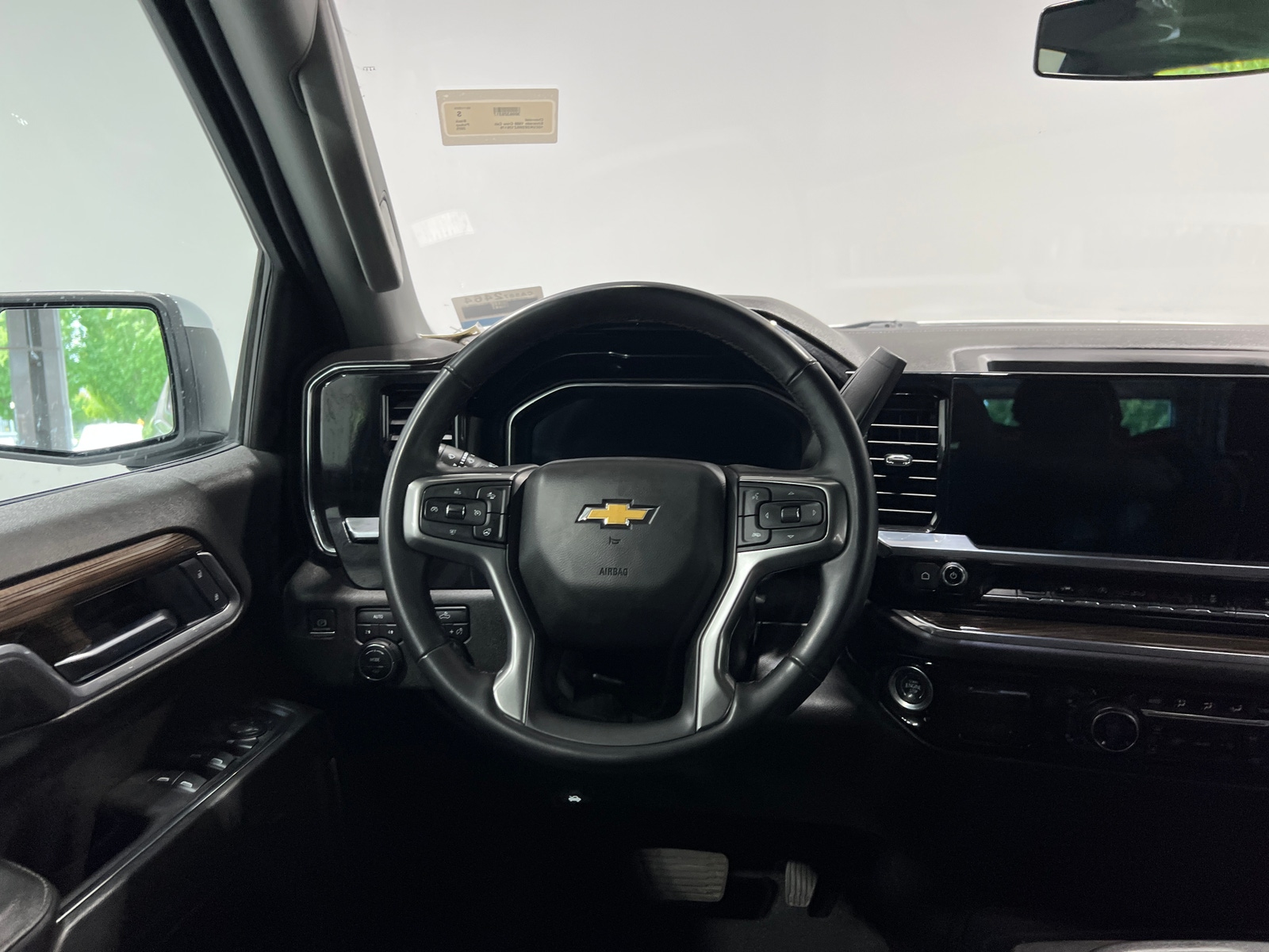 Thumbnail: 2025 Chevrolet Silverado 1500 - 5
