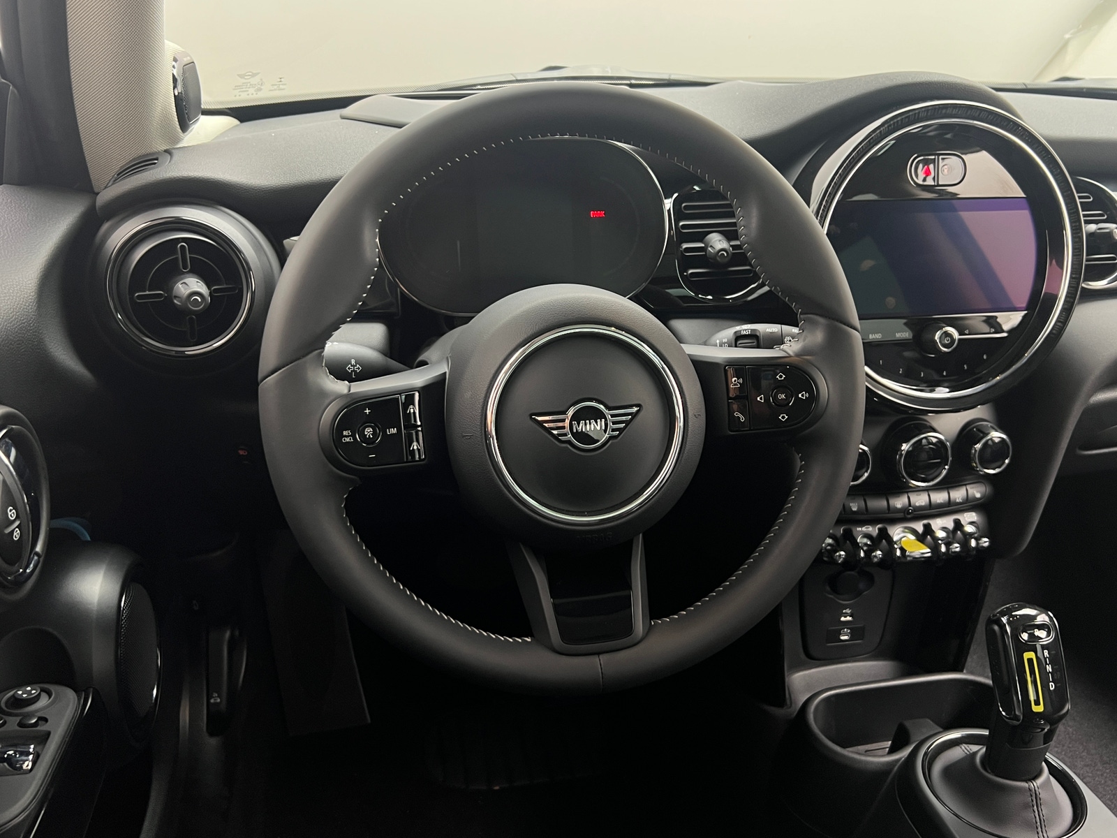 Thumbnail: 2023 MINI Cooper Hardtop - 4