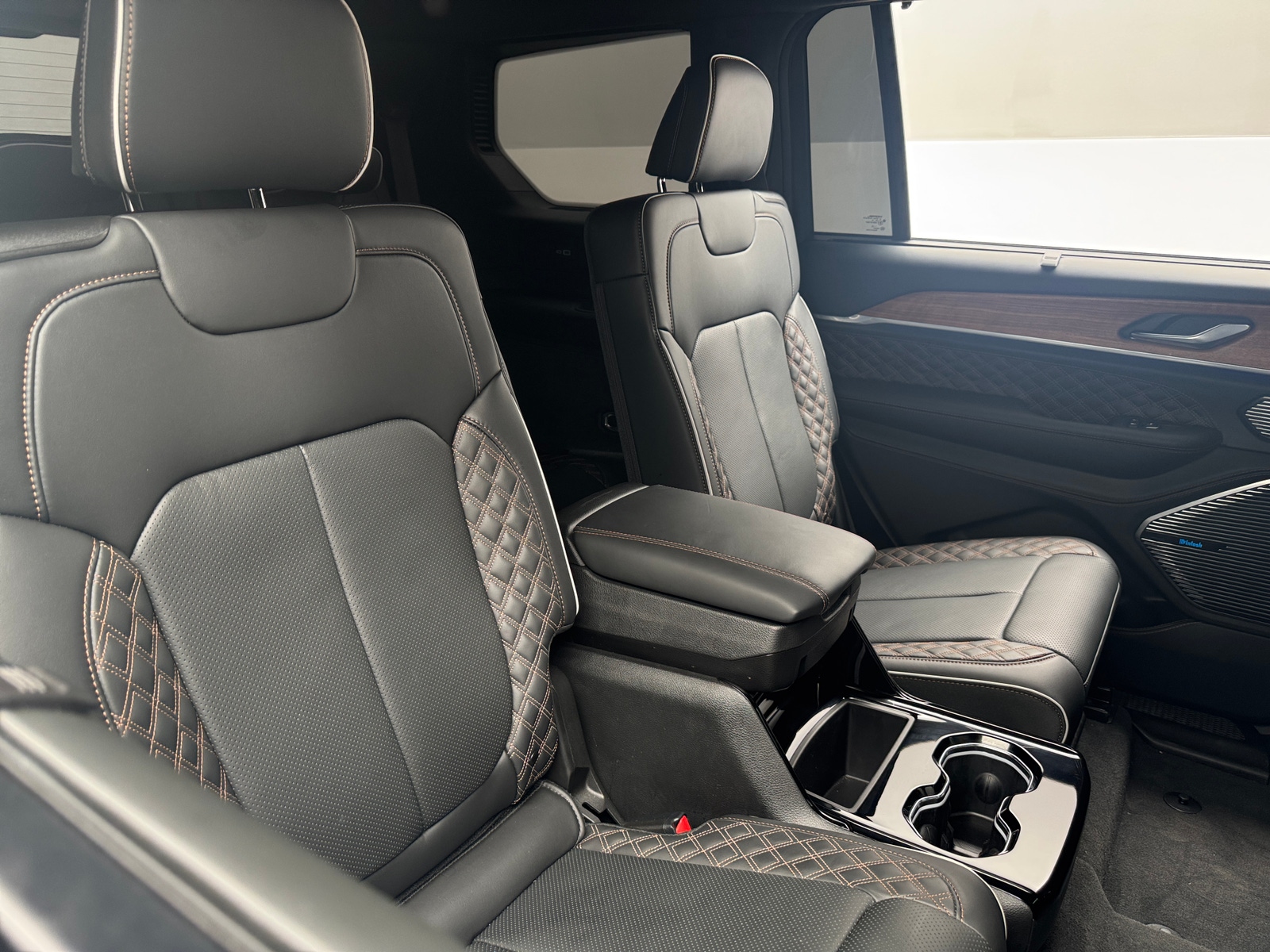 Thumbnail: 2025 Jeep Grand Cherokee L - 5