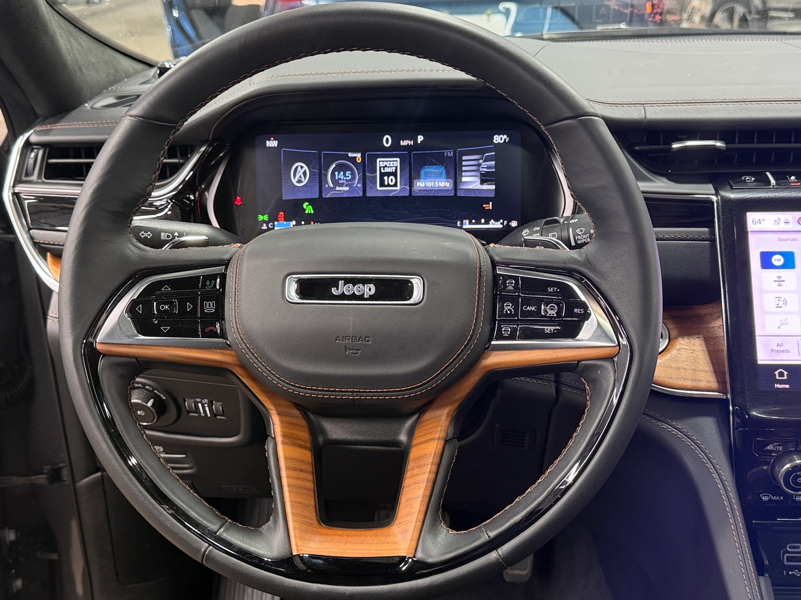 Thumbnail: 2025 Jeep Grand Cherokee L - 4