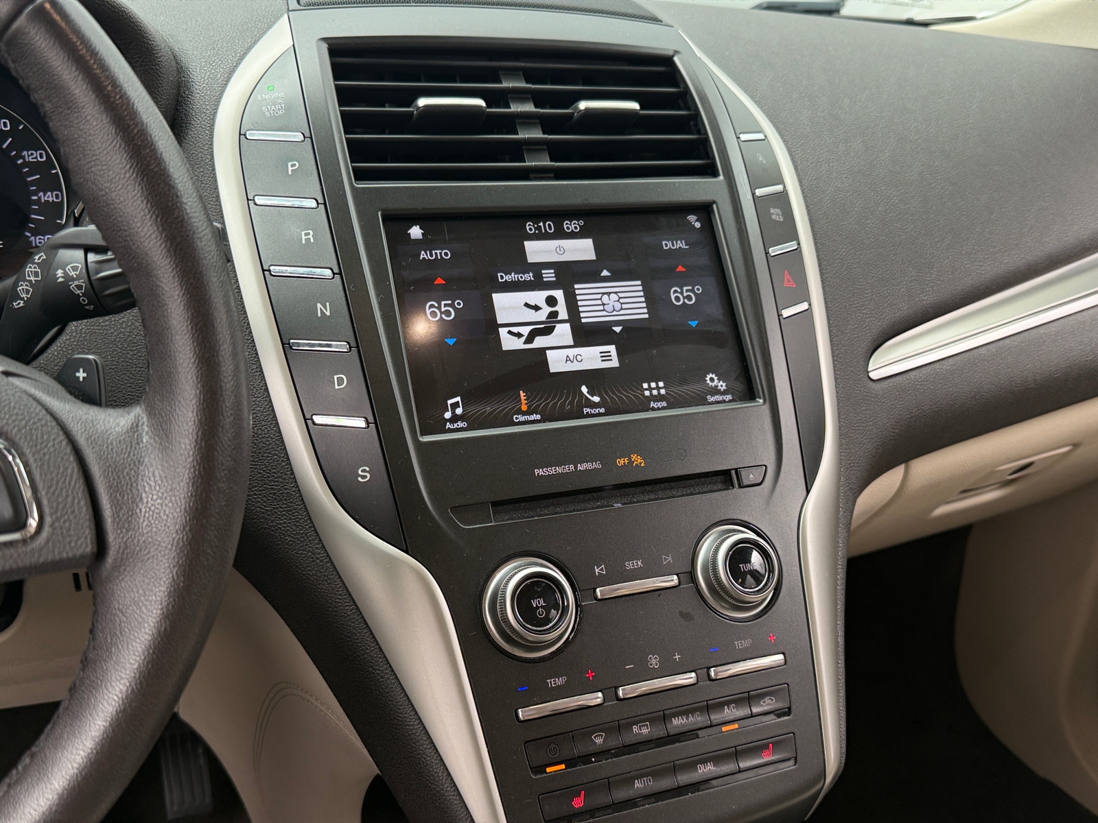 Thumbnail: 2019 Lincoln MKC - 3