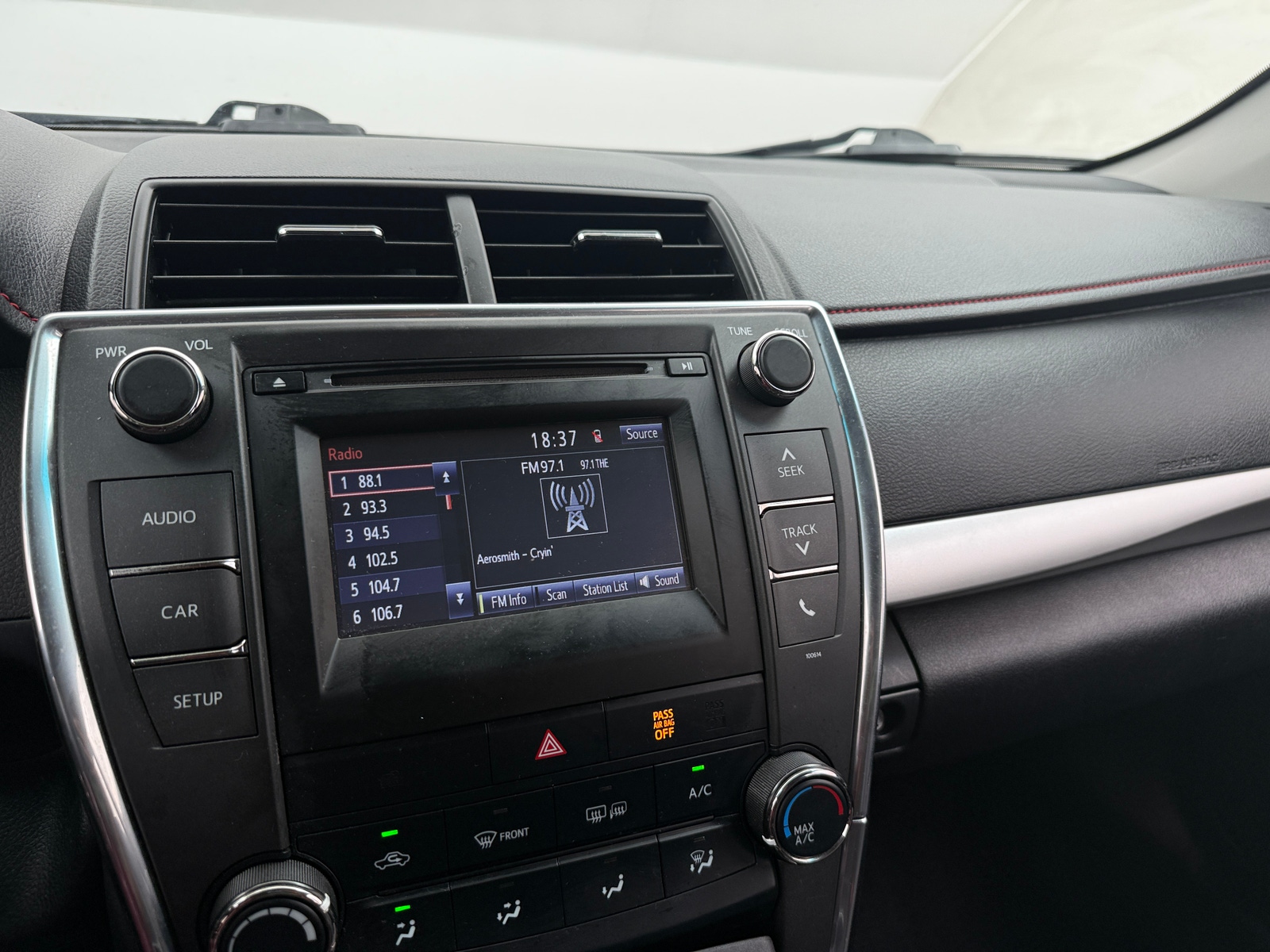 Thumbnail: 2017 Toyota Camry - 4