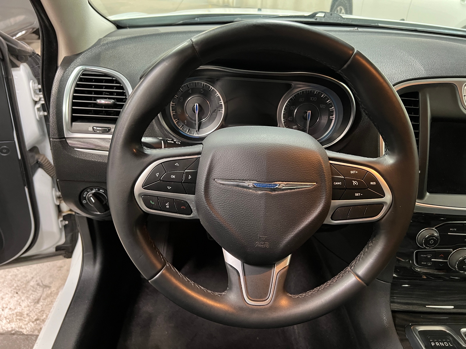 Thumbnail: 2018 Chrysler 300 - 5