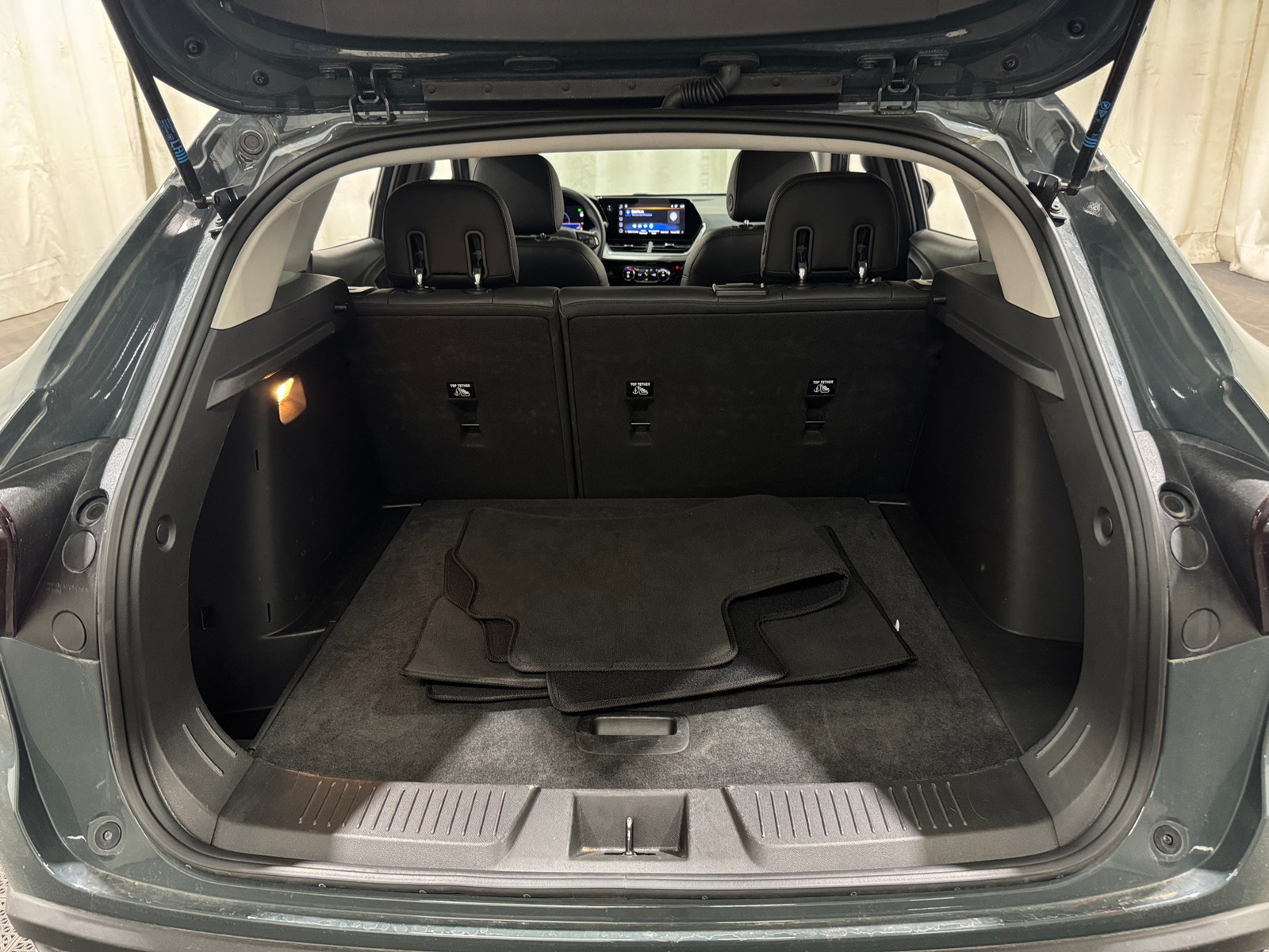 Thumbnail: 2025 Chevrolet Trax - 6