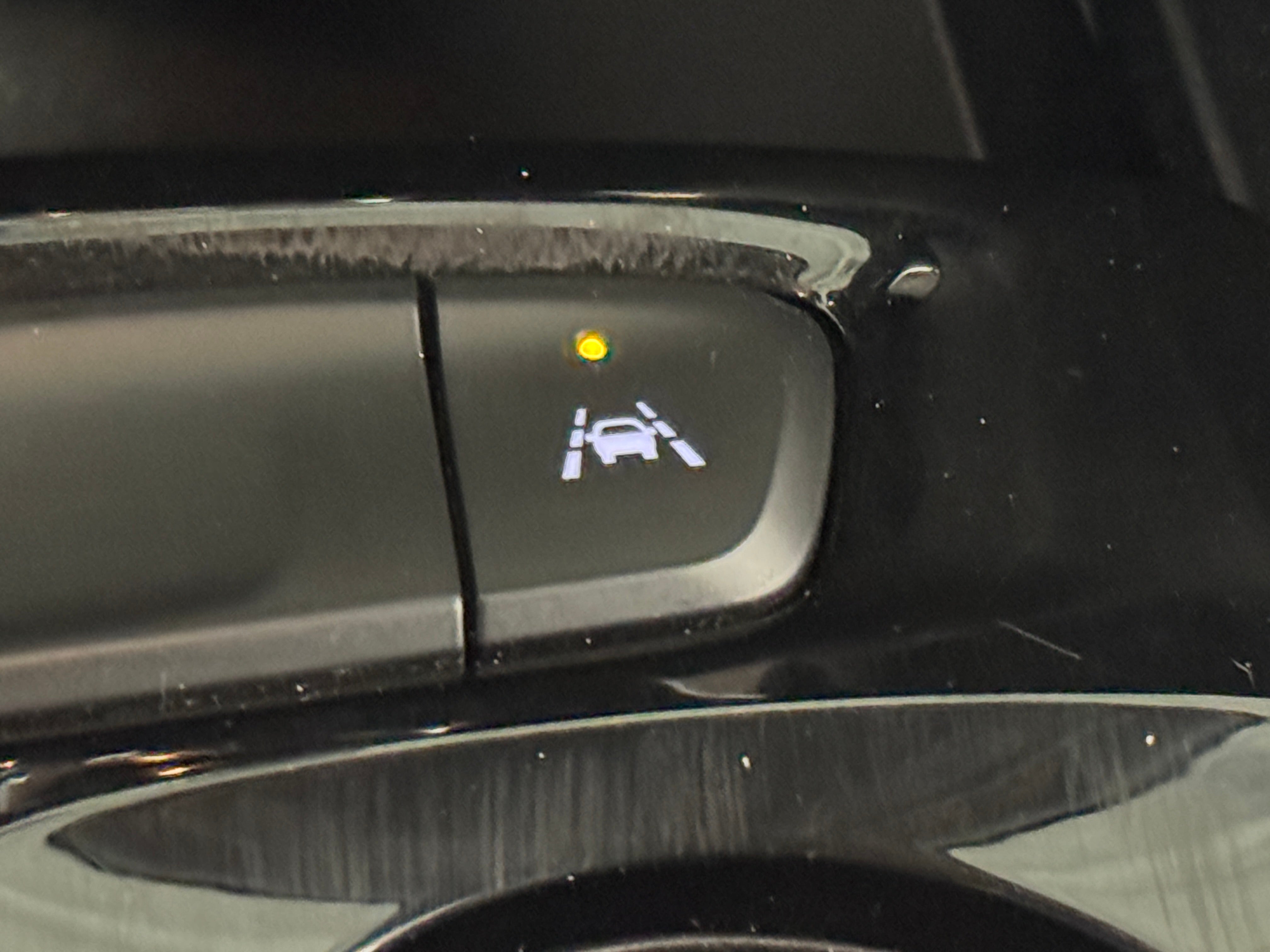 2025 Chevrolet Trax LT - Photo 13