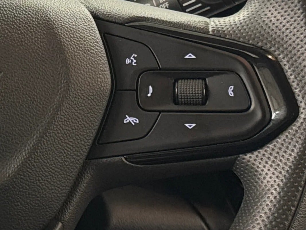 2025 Chevrolet Trax LT - Photo 15