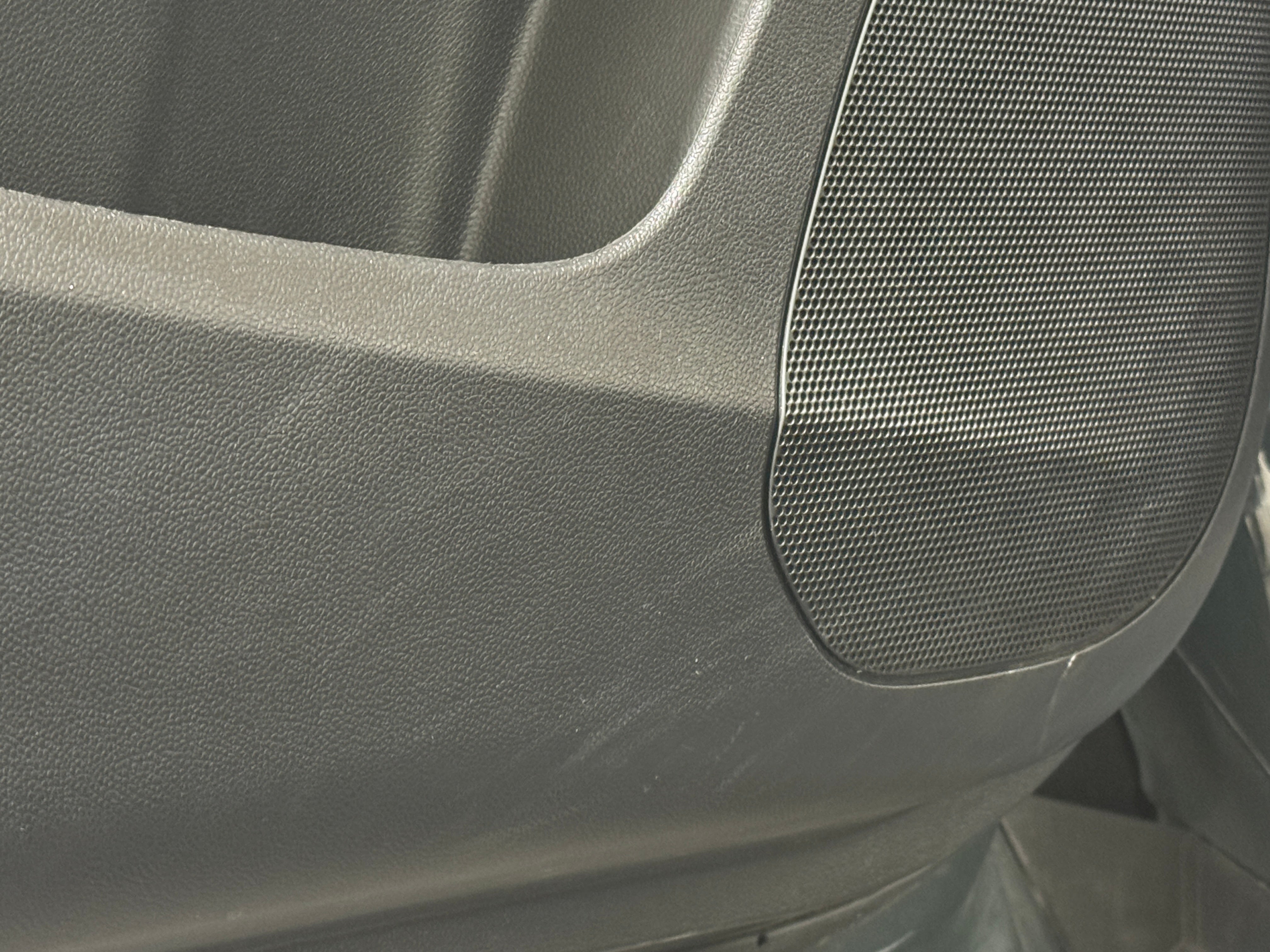 2025 Chevrolet Trax LT - Photo 18