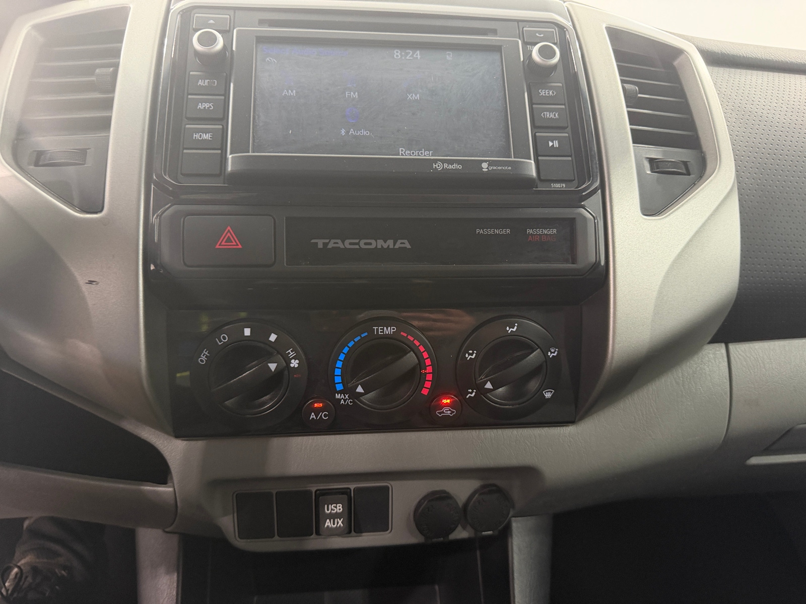 Thumbnail: 2015 Toyota Tacoma - 4