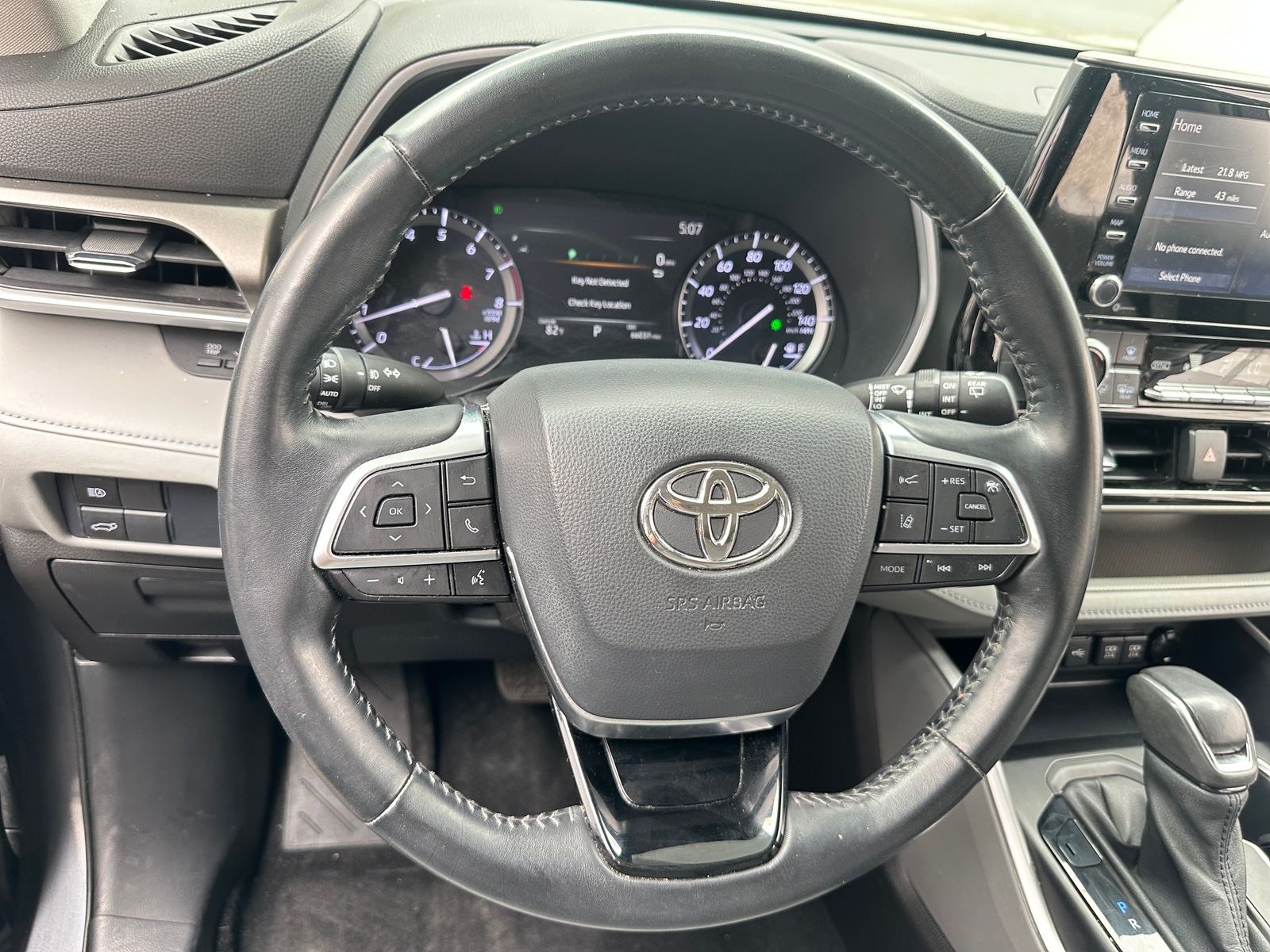 Thumbnail: 2021 Toyota Highlander - 4
