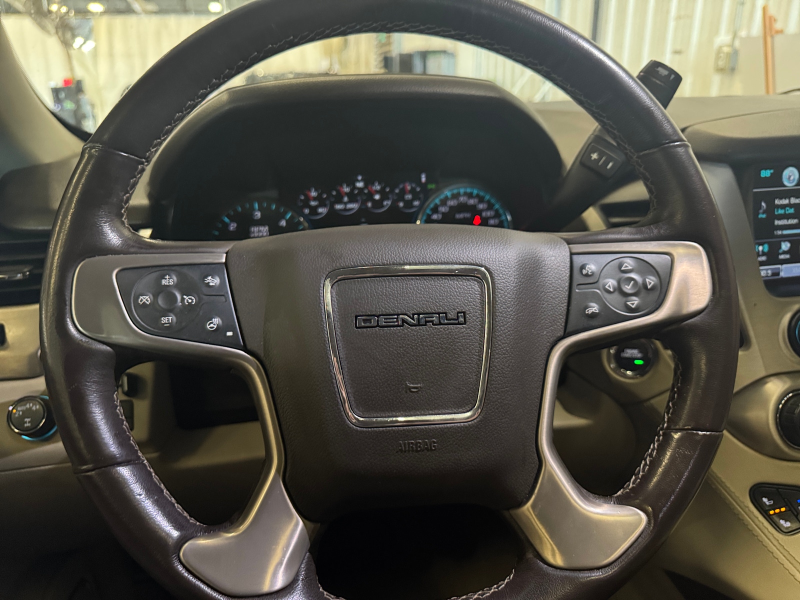 Thumbnail: 2019 GMC Yukon - 4
