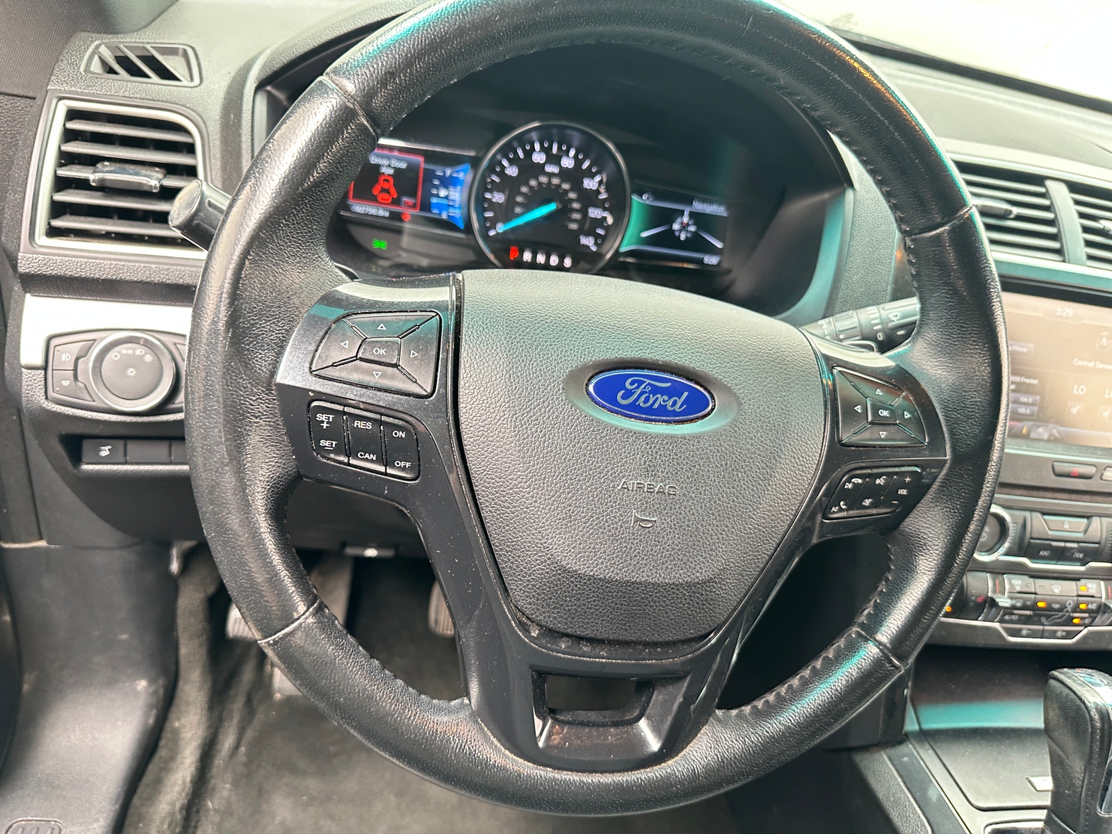 Thumbnail: 2016 Ford Explorer - 4