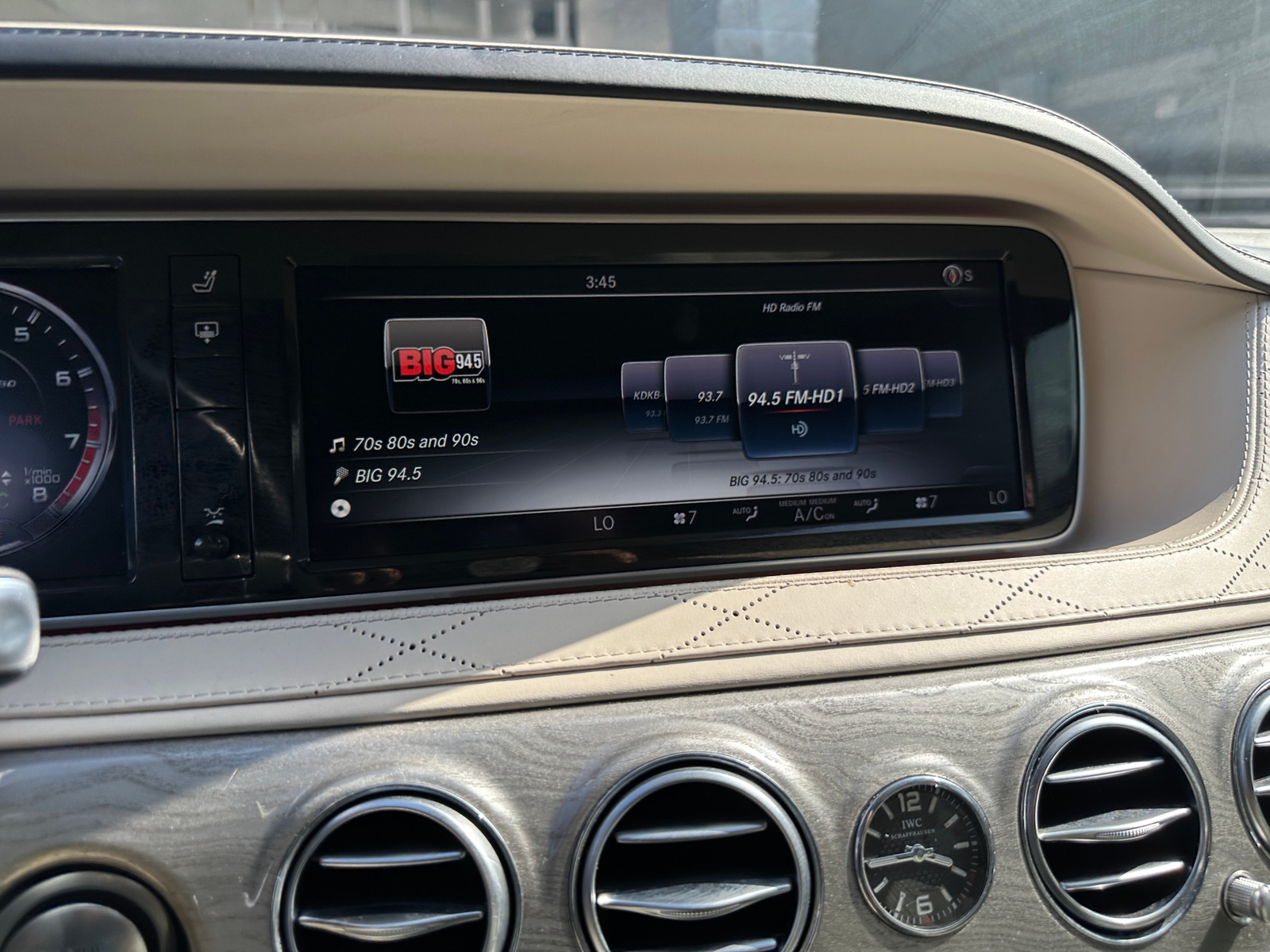 Thumbnail: 2015 Mercedes-Benz S-Class - 3