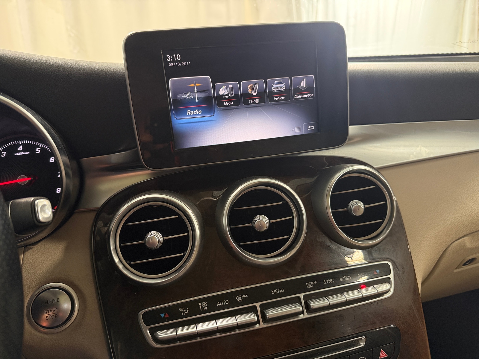 Thumbnail: 2016 Mercedes-Benz GLC - 3