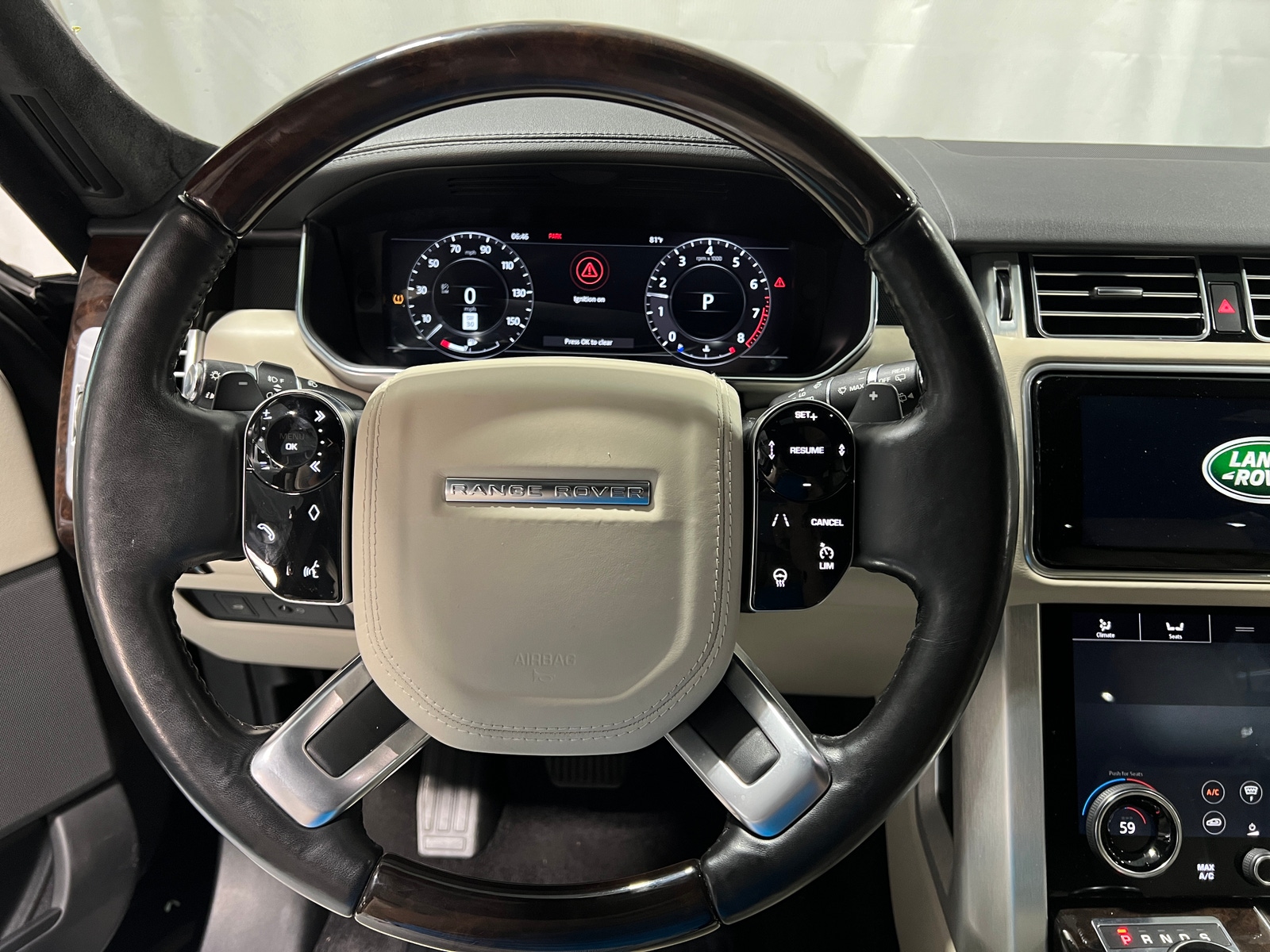 Thumbnail: 2018 Land Rover Range Rover - 4