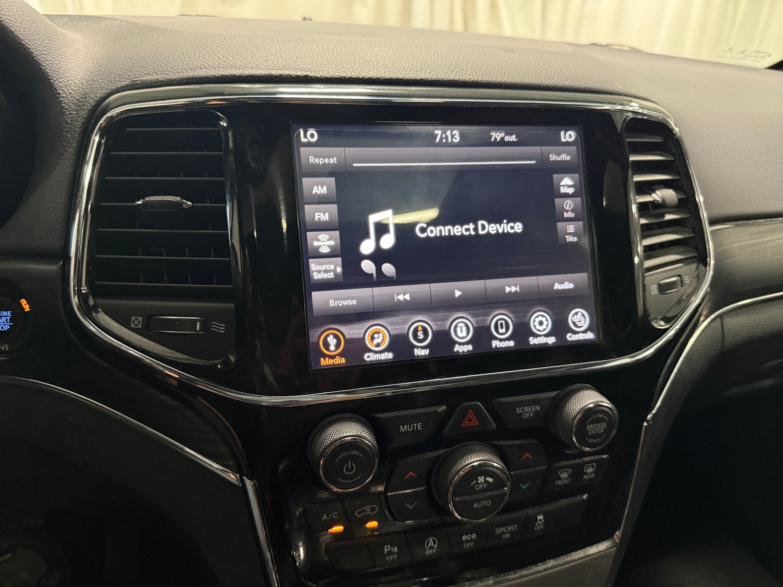 Thumbnail: 2021 Jeep Grand Cherokee - 3
