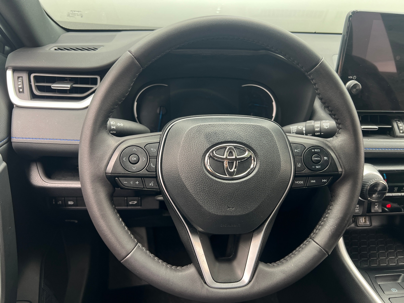 Thumbnail: 2025 Toyota RAV4 - 5