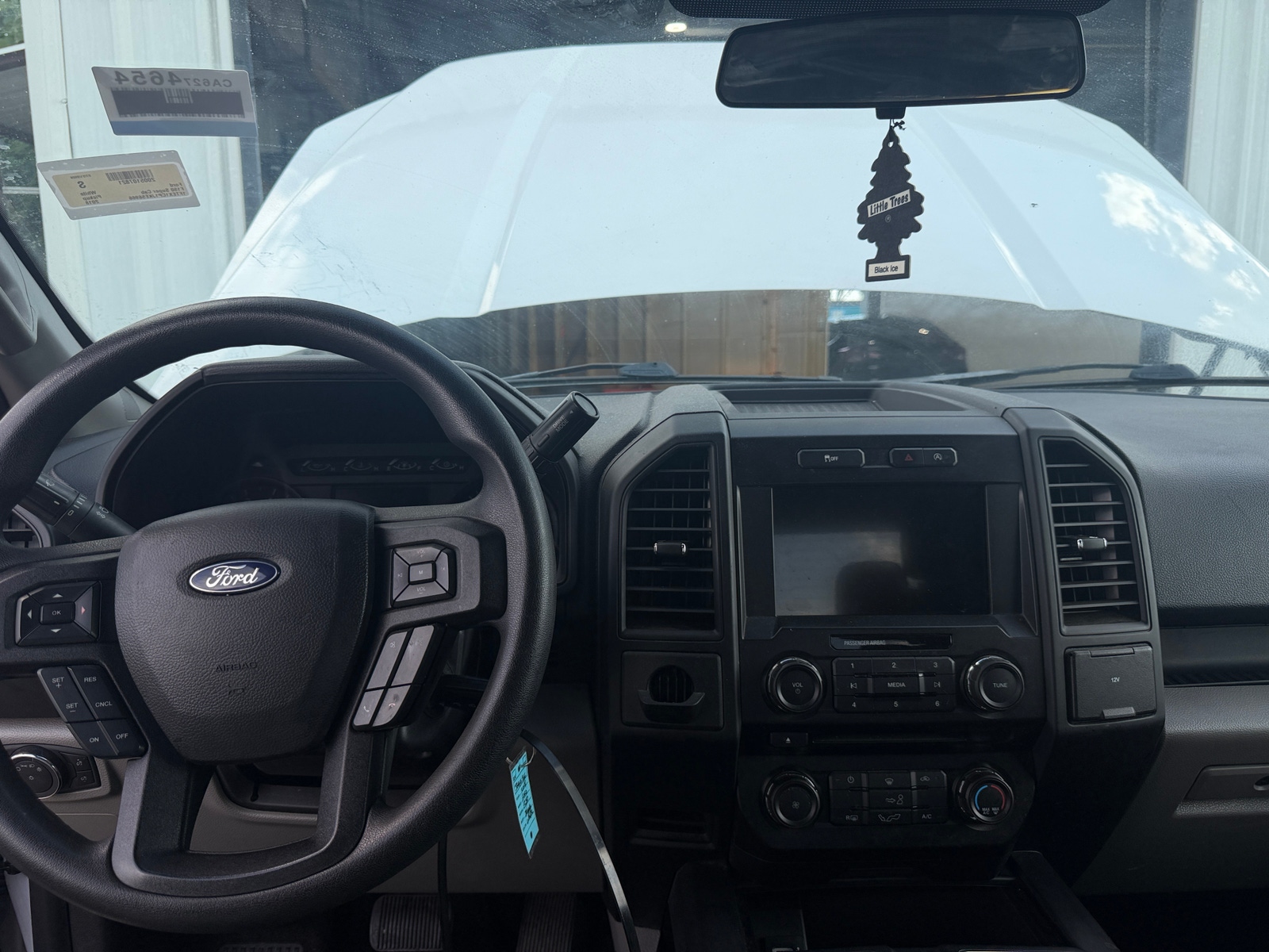 Thumbnail: 2018 Ford Econoline - 3