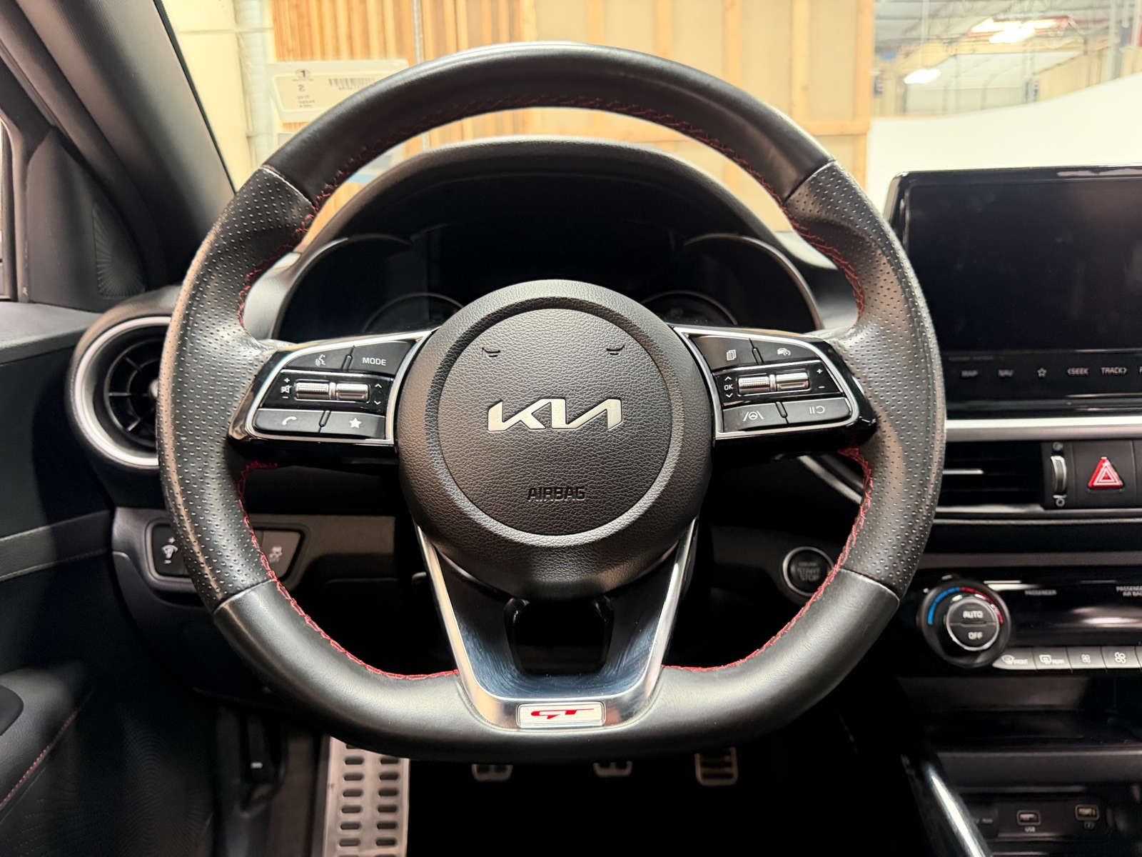 Thumbnail: 2024 Kia Forte - 4