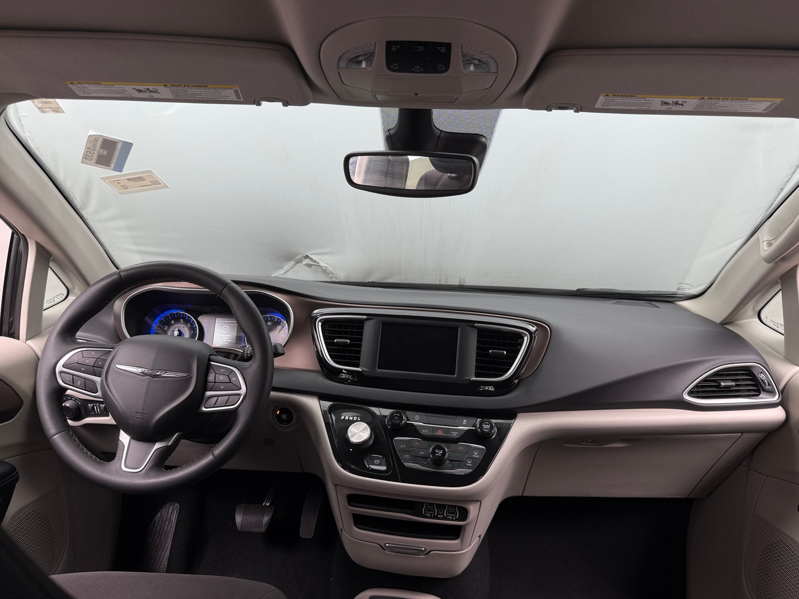 Thumbnail: 2023 Chrysler Voyager - 3