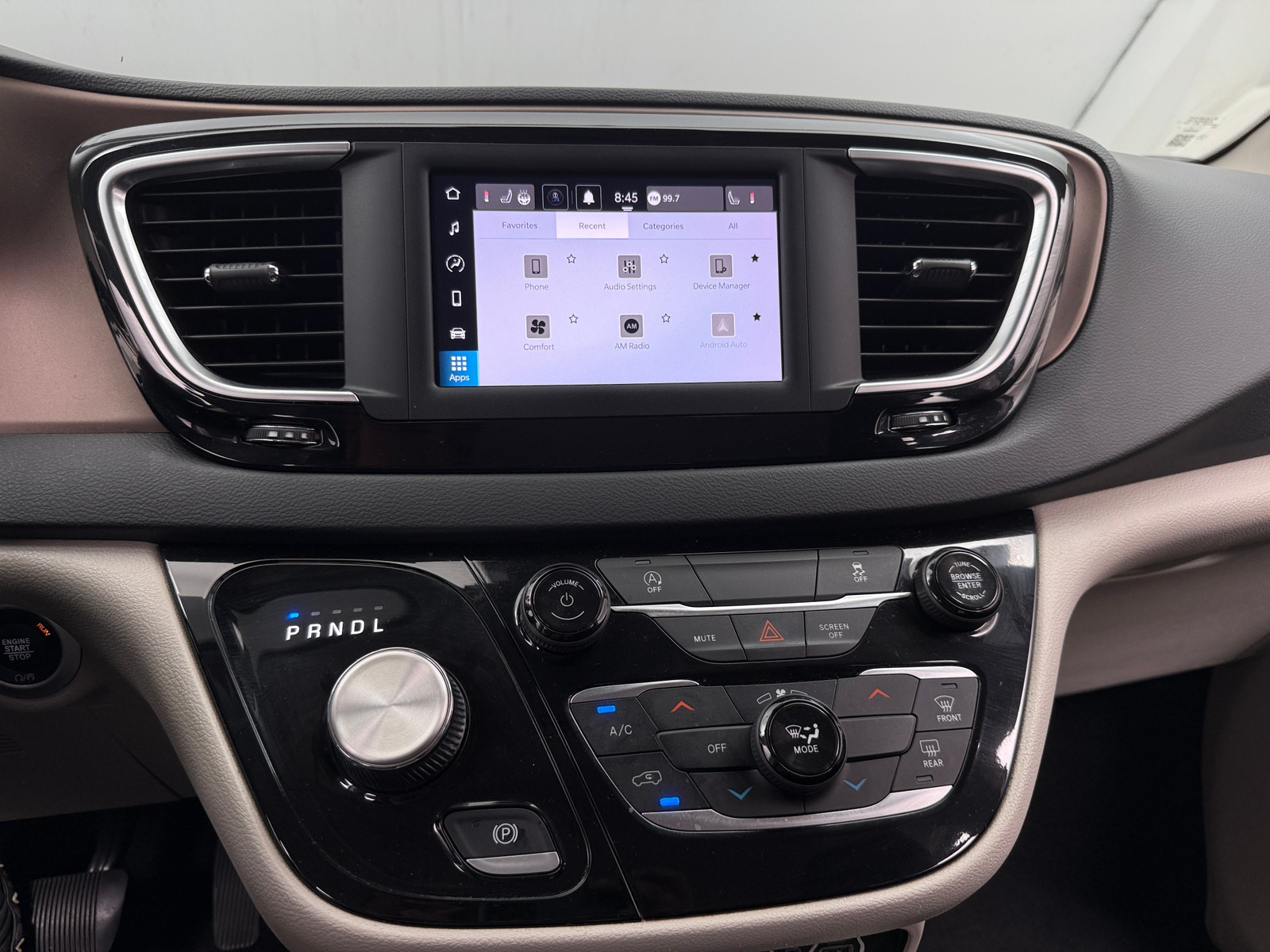 Thumbnail: 2023 Chrysler Voyager - 4