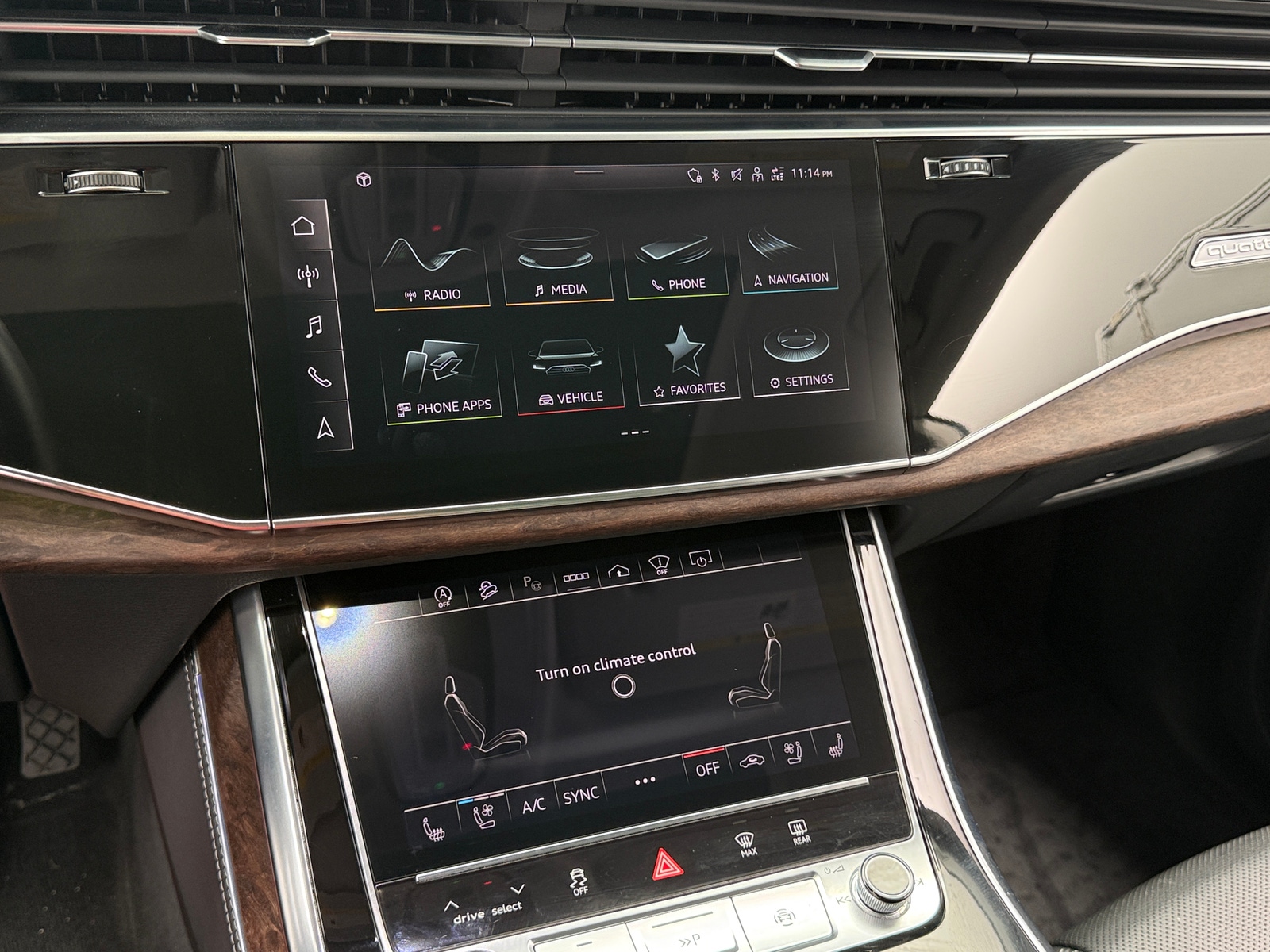 Thumbnail: 2023 Audi Q8 - 3