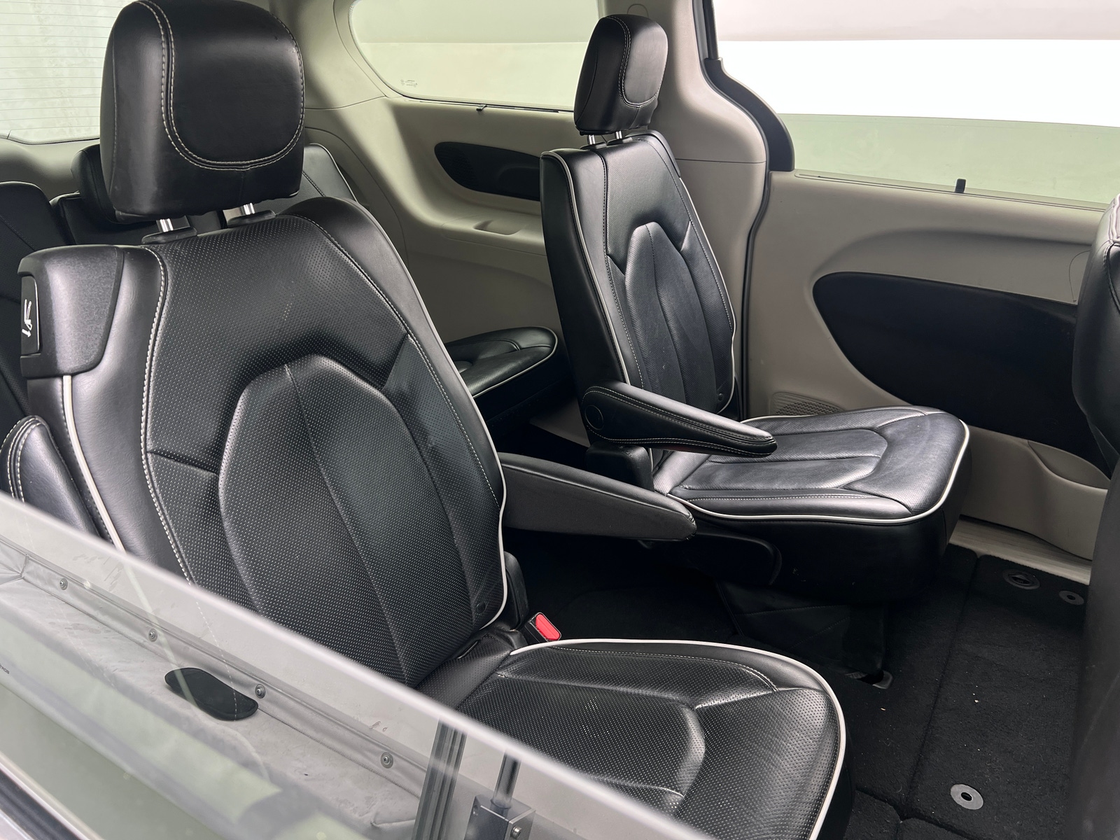 Thumbnail: 2023 Chrysler Pacifica - 5