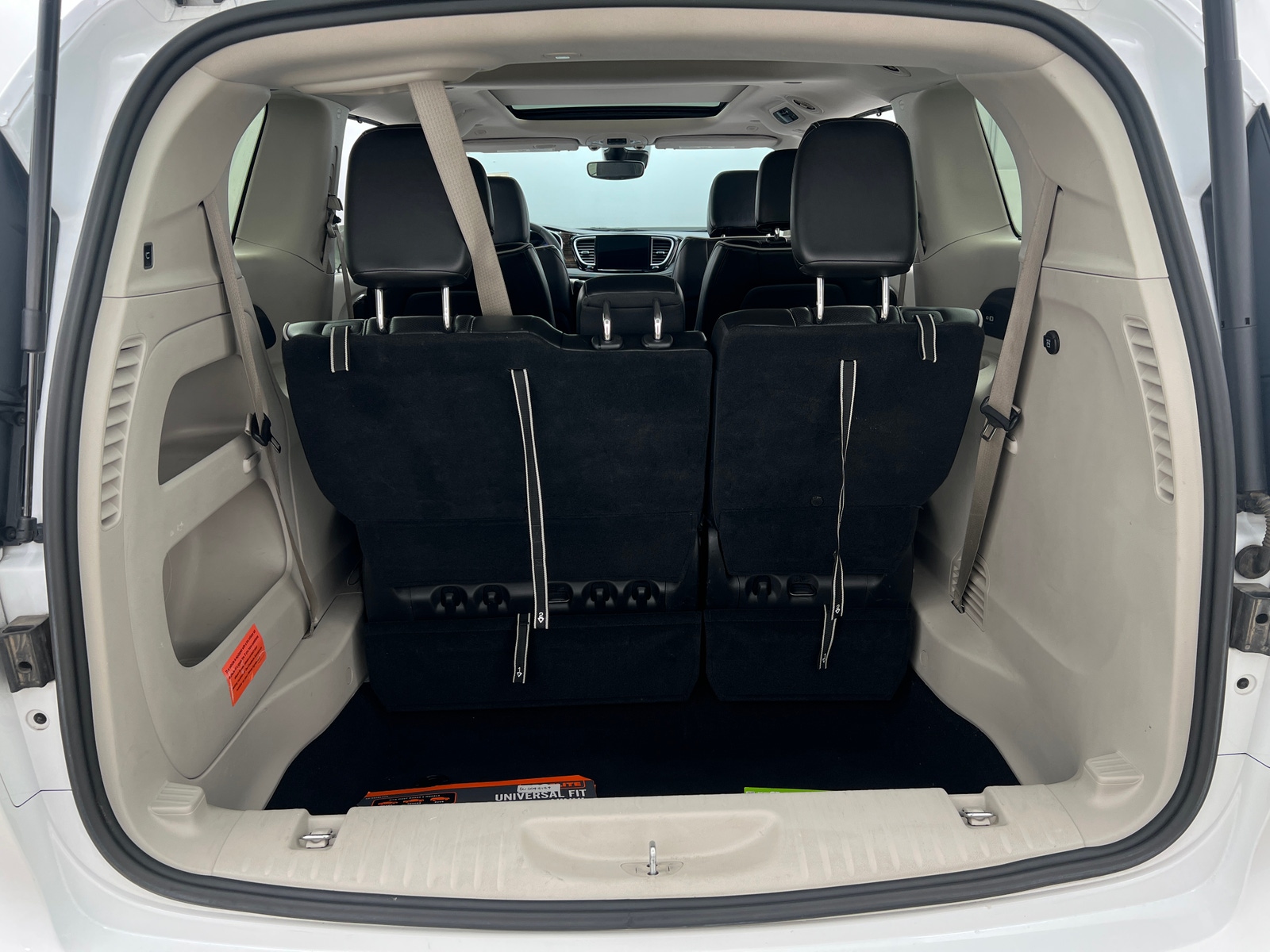 Thumbnail: 2023 Chrysler Pacifica - 6