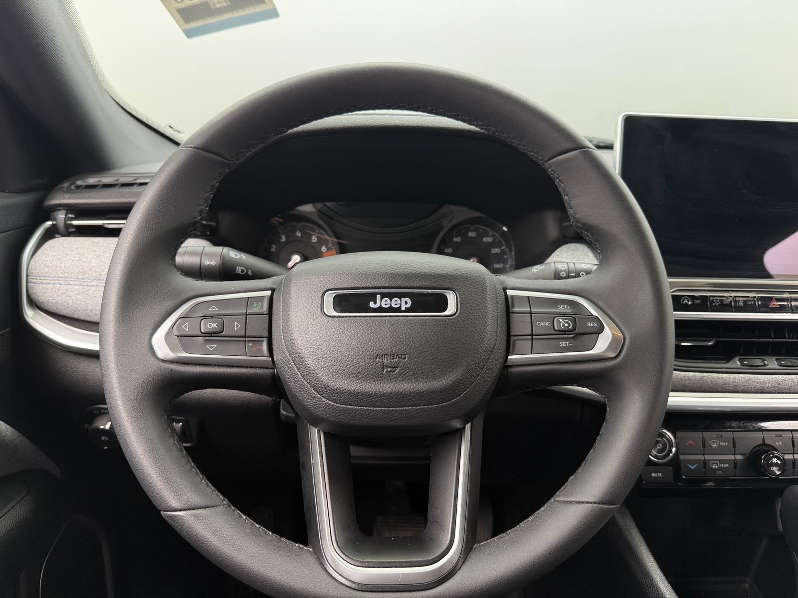 Thumbnail: 2023 Jeep Compass - 5