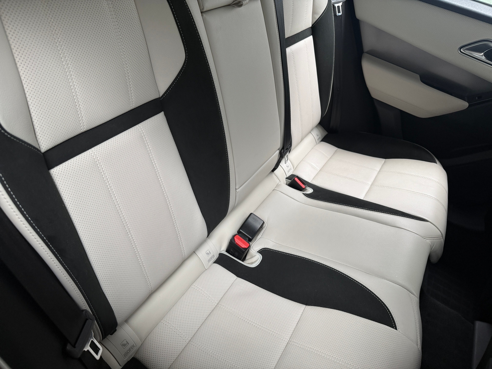 Thumbnail: 2020 Land Rover Range Rover Velar - 6