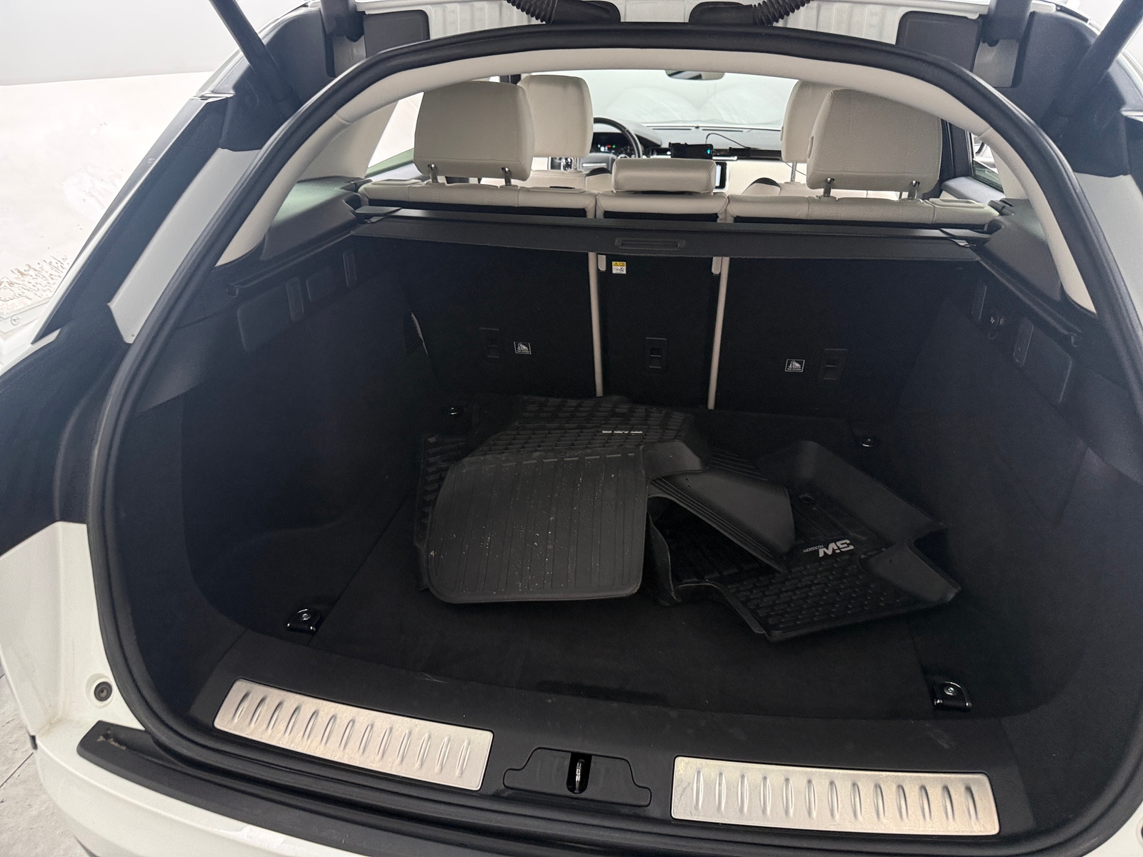 Thumbnail: 2020 Land Rover Range Rover Velar - 7