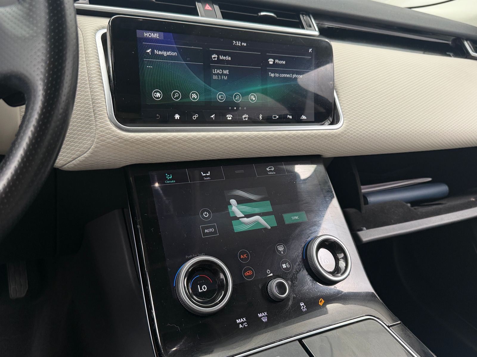 Thumbnail: 2020 Land Rover Range Rover Velar - 4