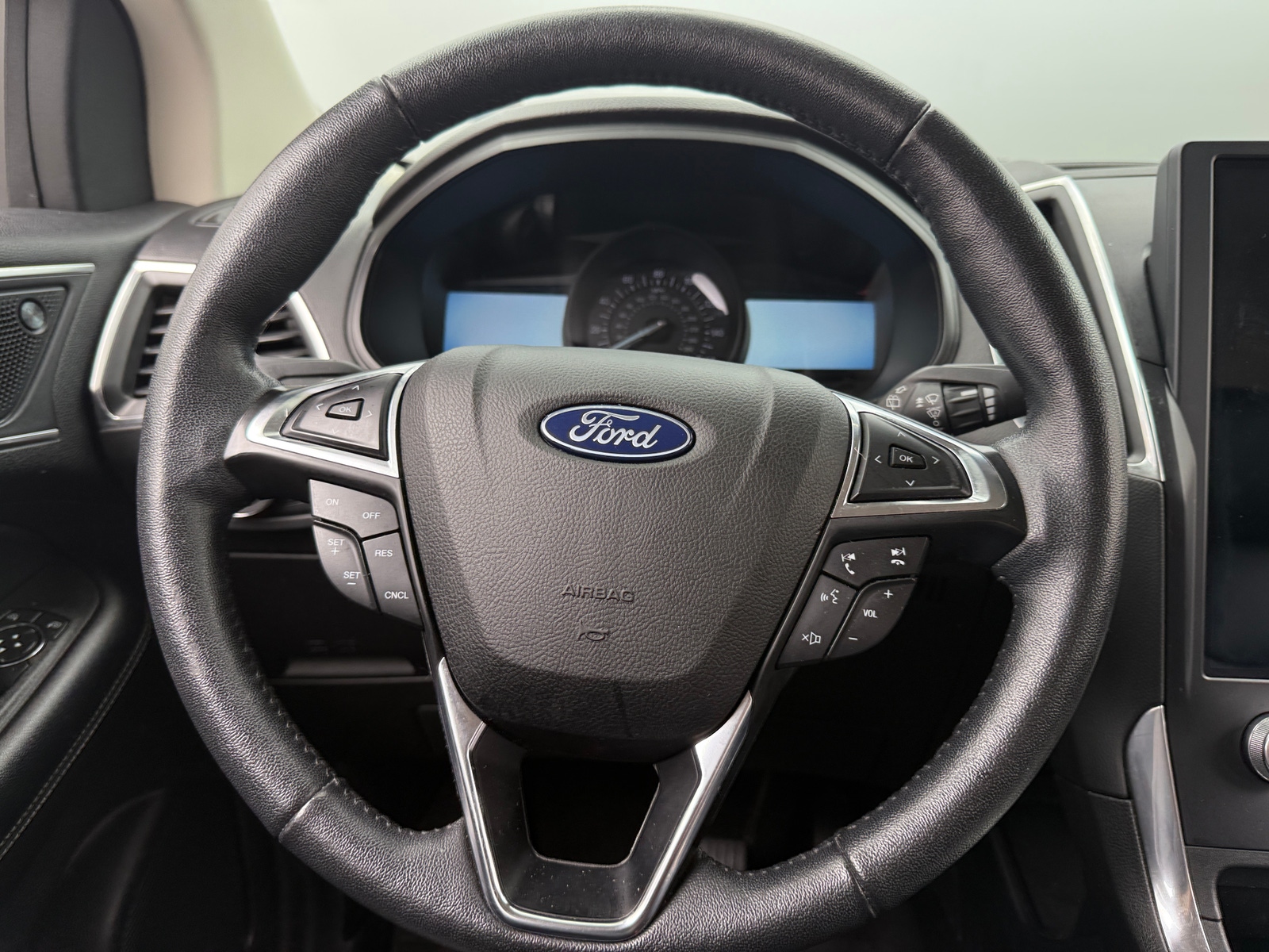 Thumbnail: 2022 Ford Edge - 4