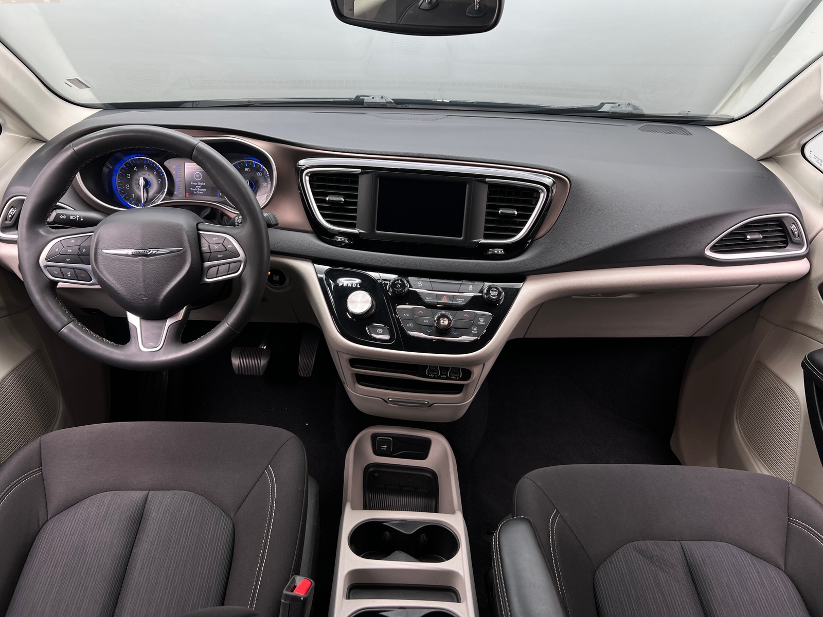Thumbnail: 2023 Chrysler Voyager - 3
