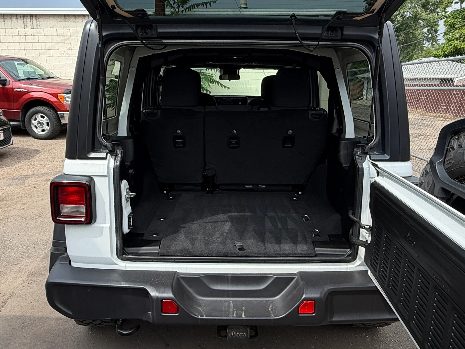Thumbnail: 2025 Jeep Wrangler - 6