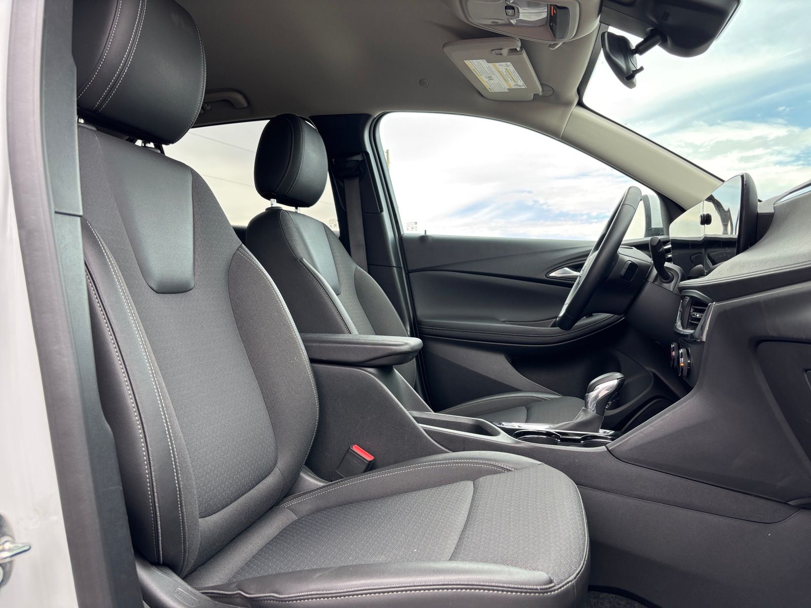 Thumbnail: 2025 Buick Encore GX - 2