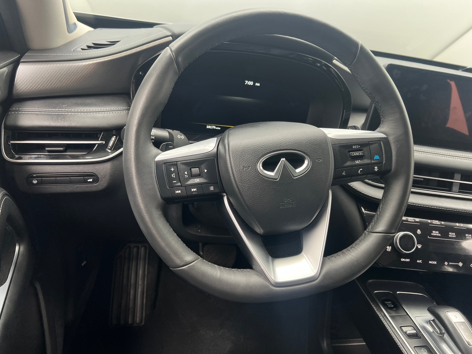 Thumbnail: 2026 INFINITI QX60 - 4