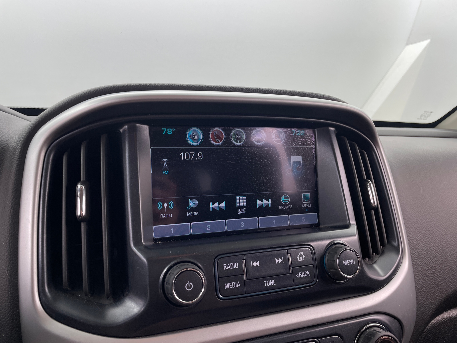 Thumbnail: 2018 Chevrolet Colorado - 3