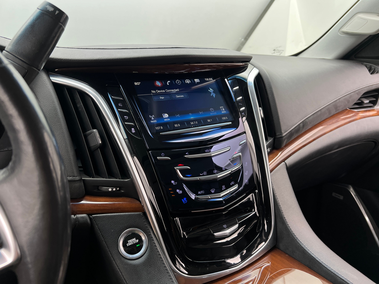 Thumbnail: 2018 Cadillac Escalade - 3