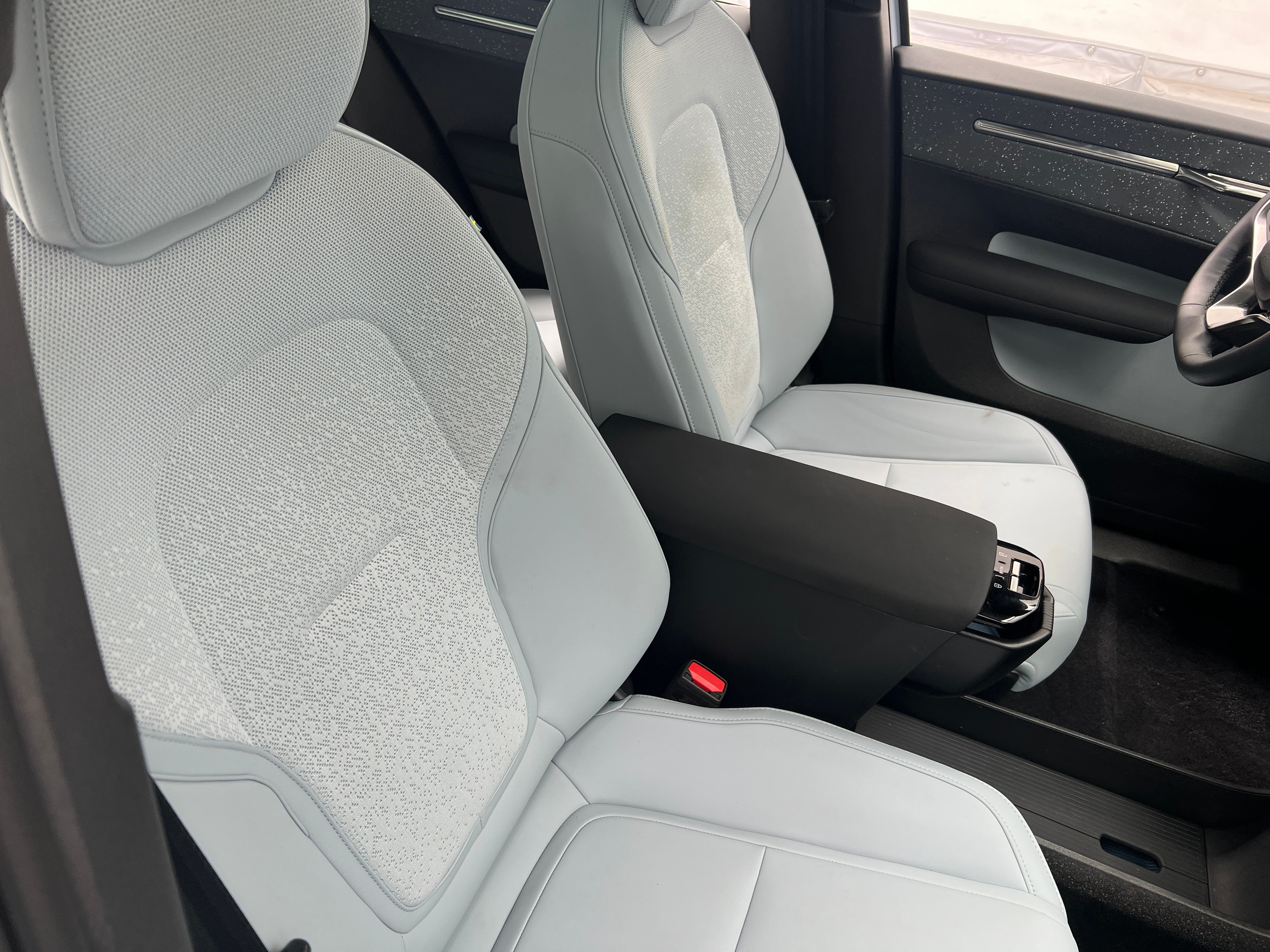 Used 2025 Volvo EX30 Ultra with VIN YV4EK3ZL4SS129507 for sale in Oak Creek, WI