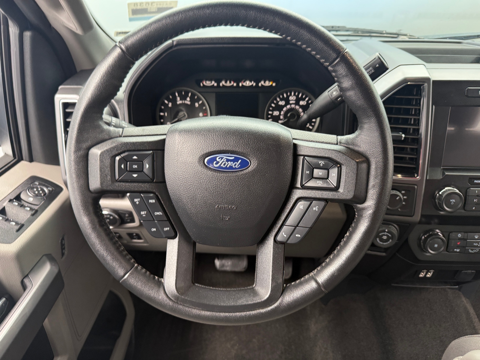 Thumbnail: 2020 Ford Econoline - 5