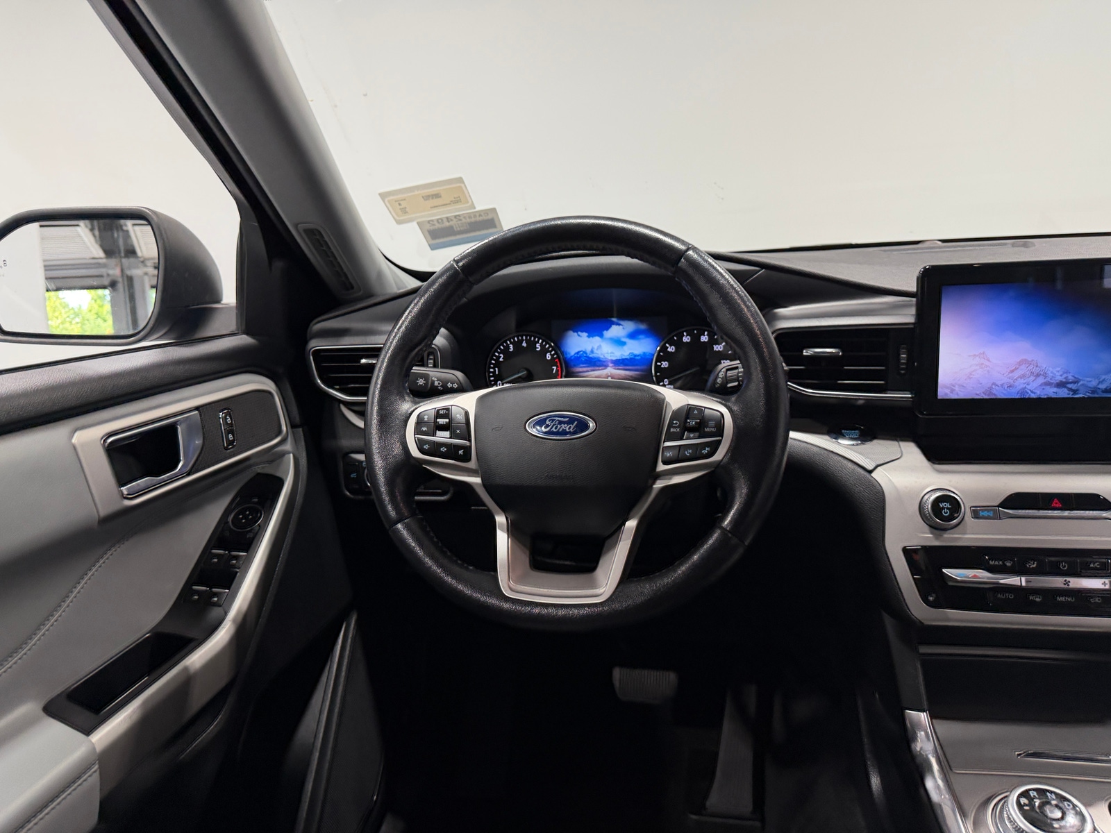 Thumbnail: 2021 Ford Explorer - 4