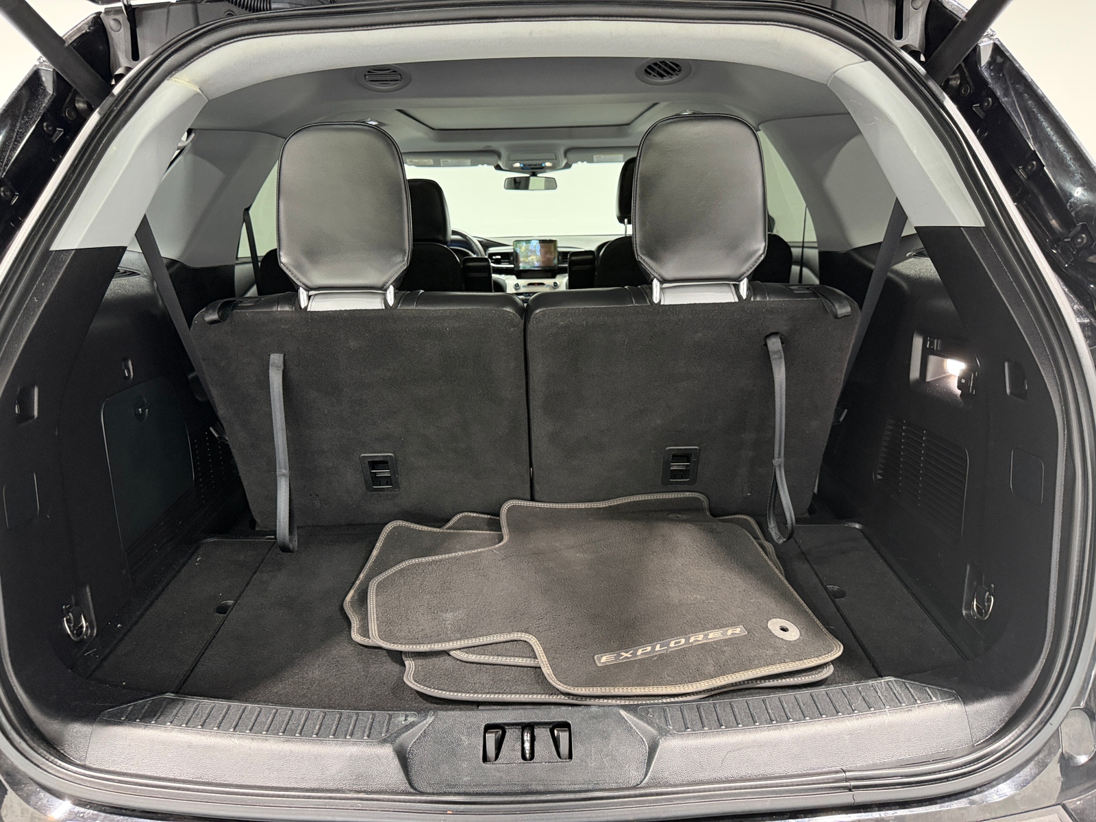 Thumbnail: 2021 Ford Explorer - 6