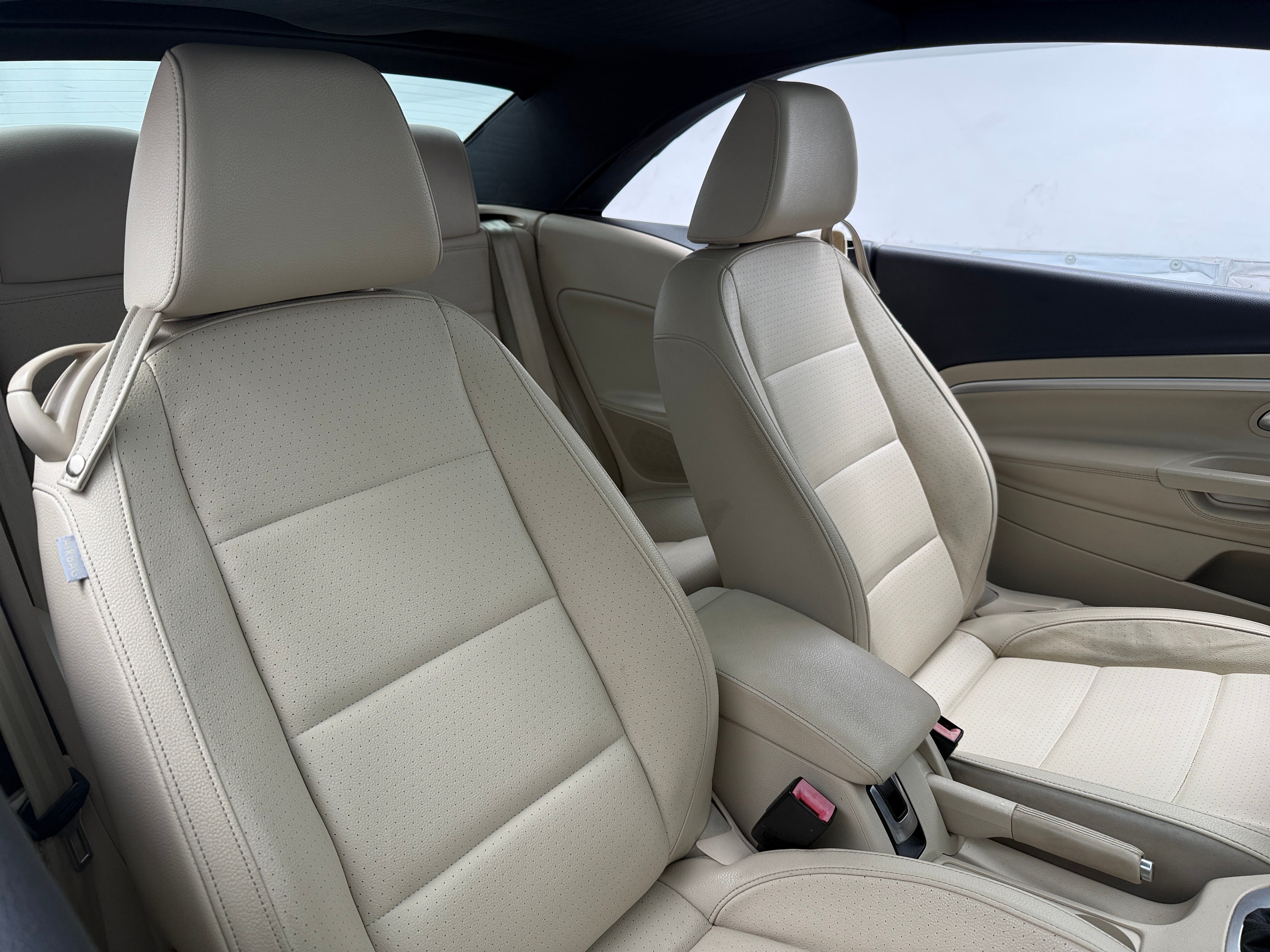 Used 2013 Volkswagen Eos Komfort with VIN WVWBW8AH8DV008253 for sale in Pewaukee, WI