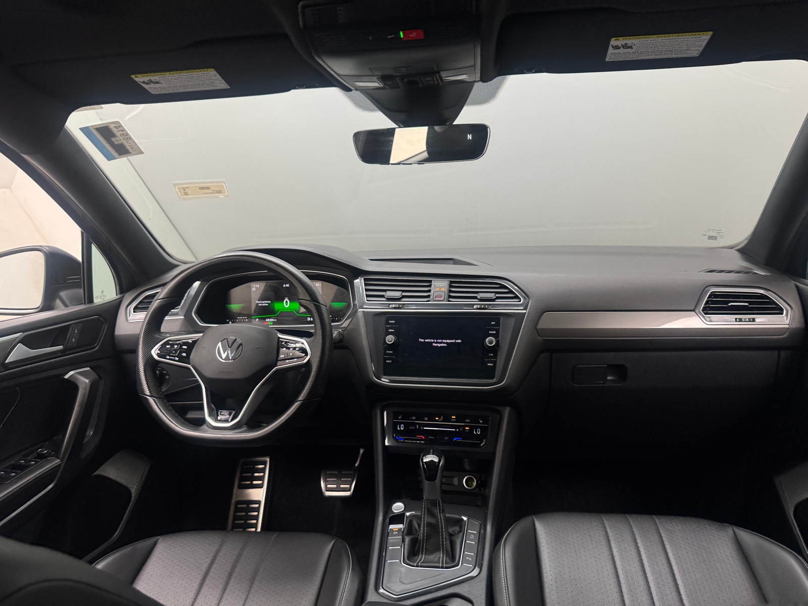 Thumbnail: 2023 Volkswagen Tiguan - 3