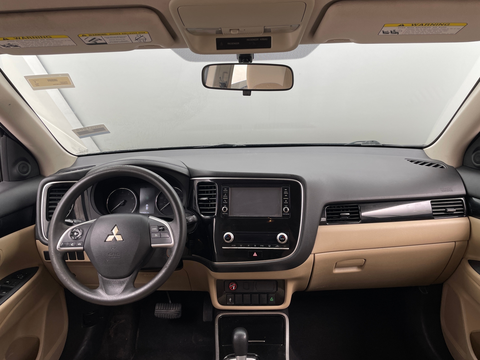 Thumbnail: 2020 Mitsubishi Outlander - 3