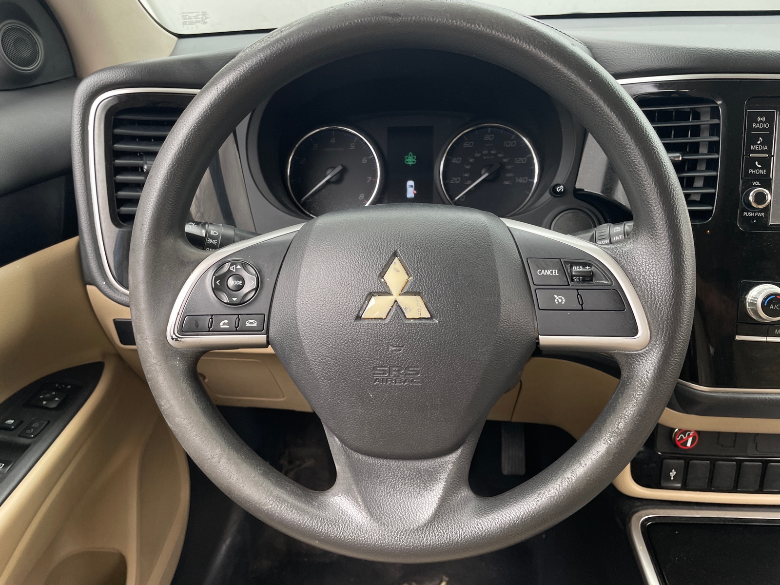 Thumbnail: 2020 Mitsubishi Outlander - 5