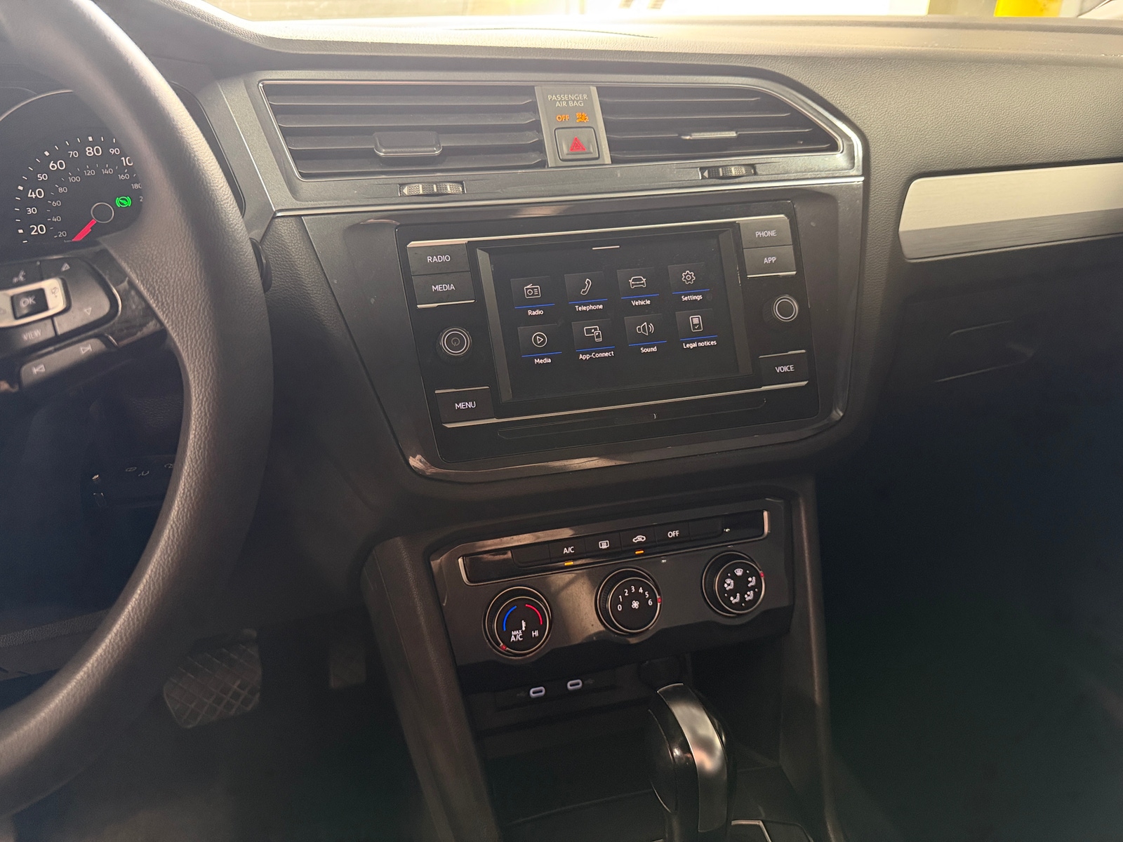 Thumbnail: 2021 Volkswagen Tiguan - 4