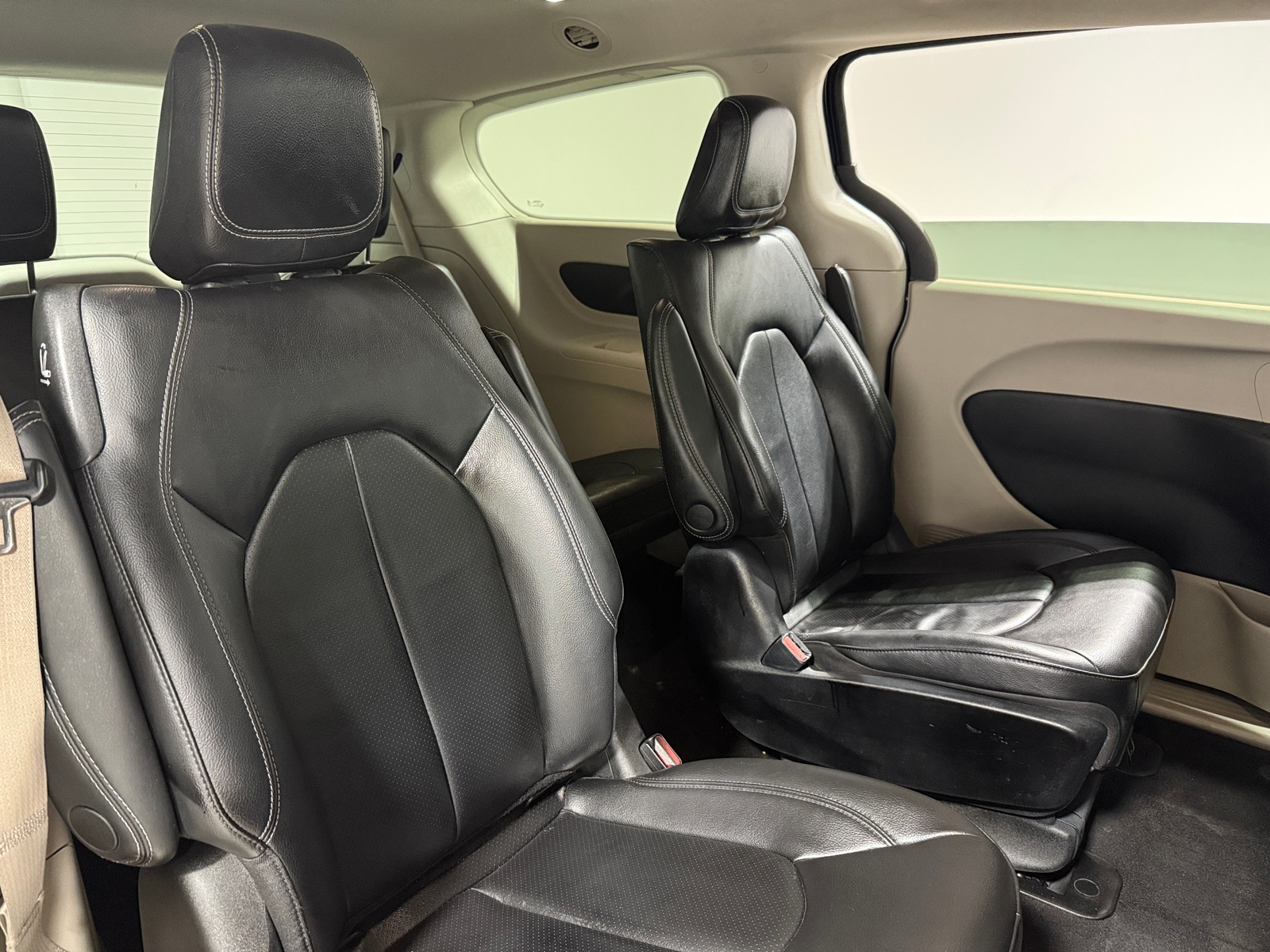 Thumbnail: 2022 Chrysler Pacifica - 5