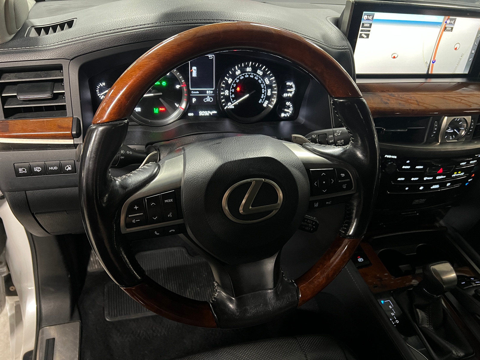 Thumbnail: 2018 Lexus LX - 4