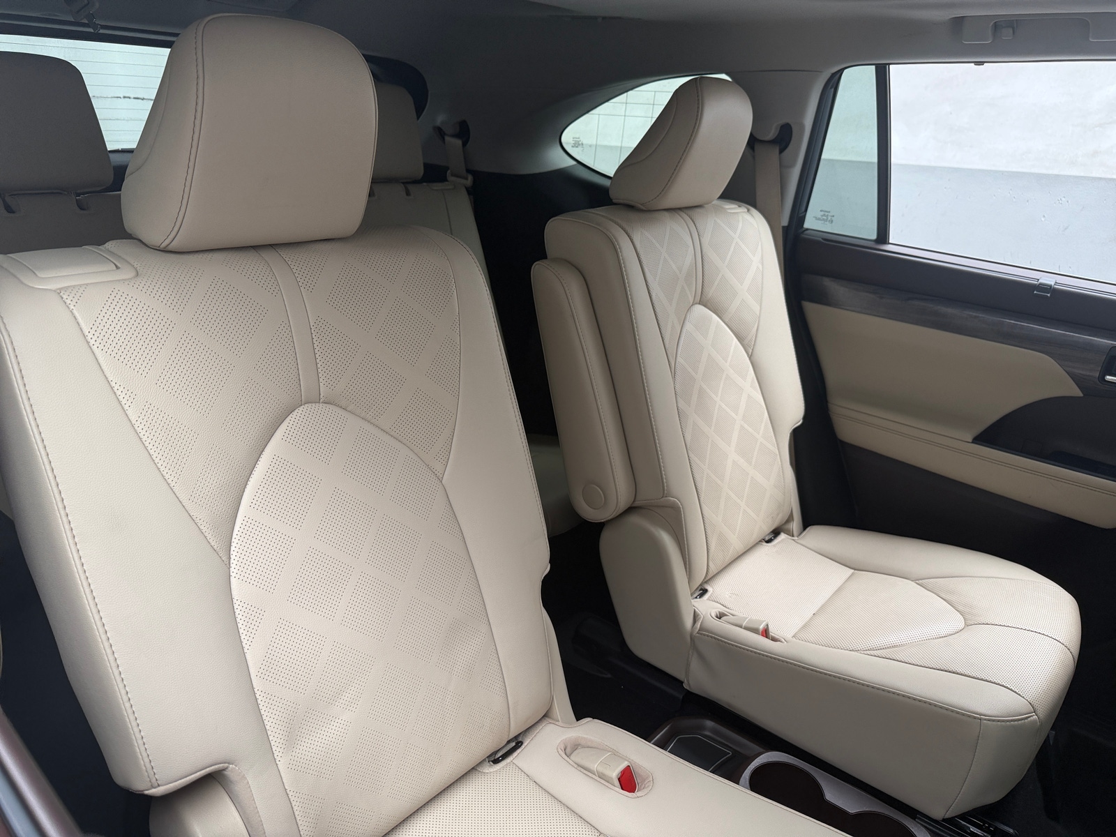 Thumbnail: 2020 Toyota Highlander - 5